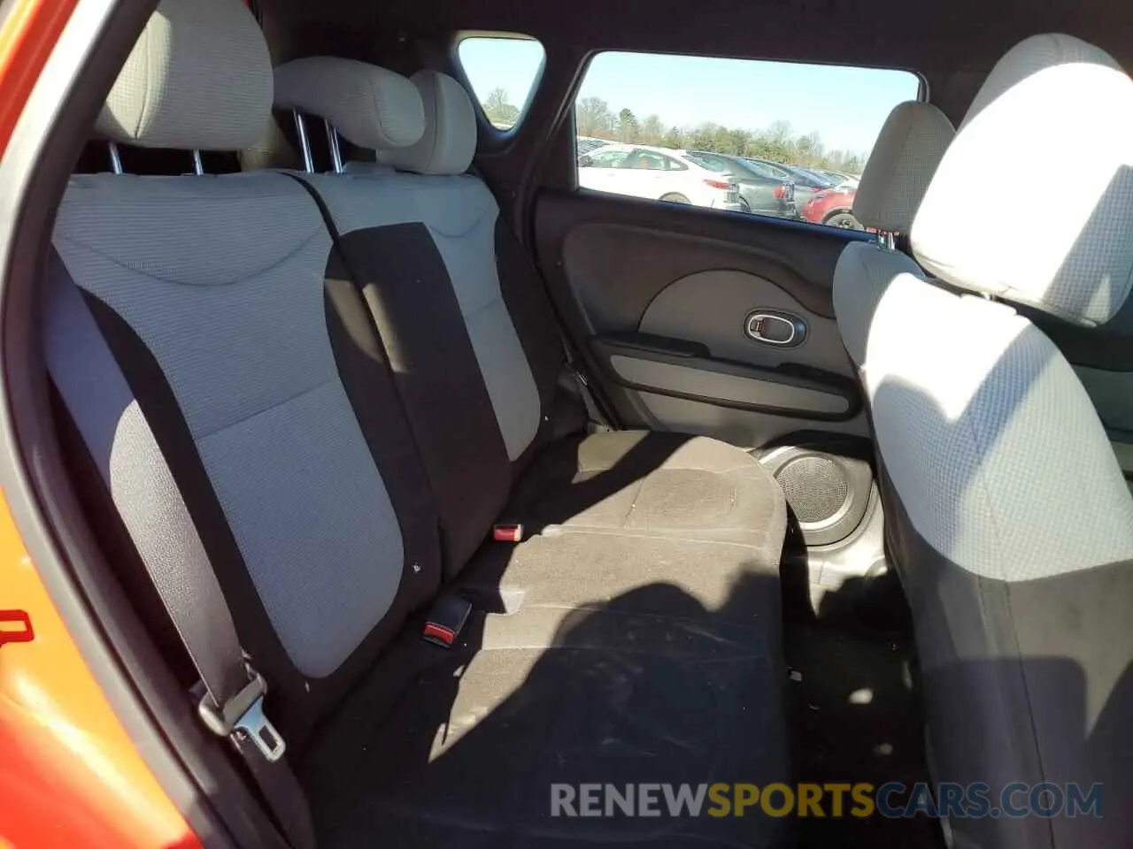 10 Photograph of a damaged car KNDJN2A20K7664651 KIA SOUL 2019