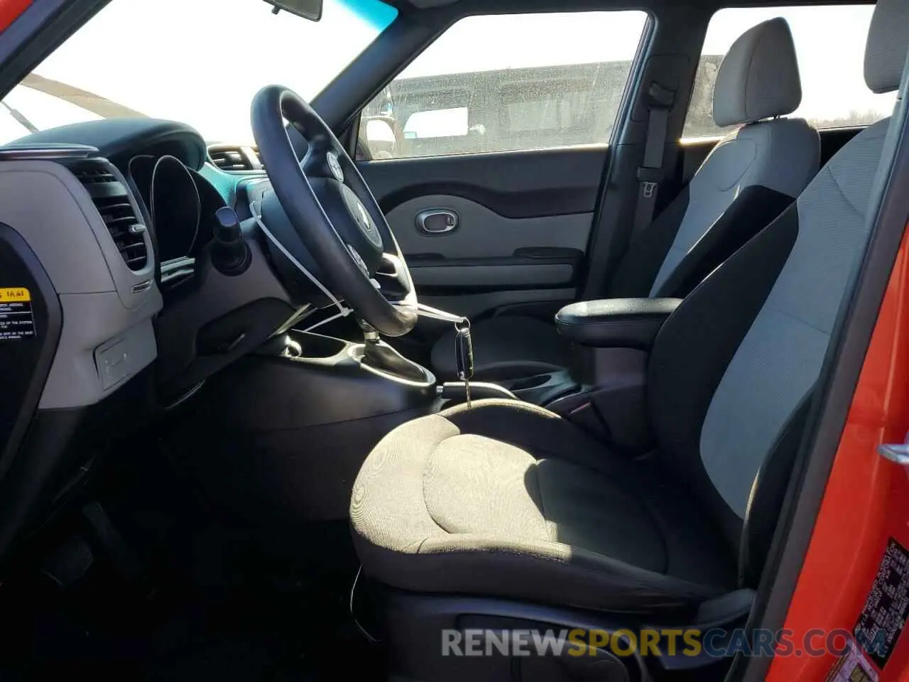 7 Photograph of a damaged car KNDJN2A20K7664651 KIA SOUL 2019
