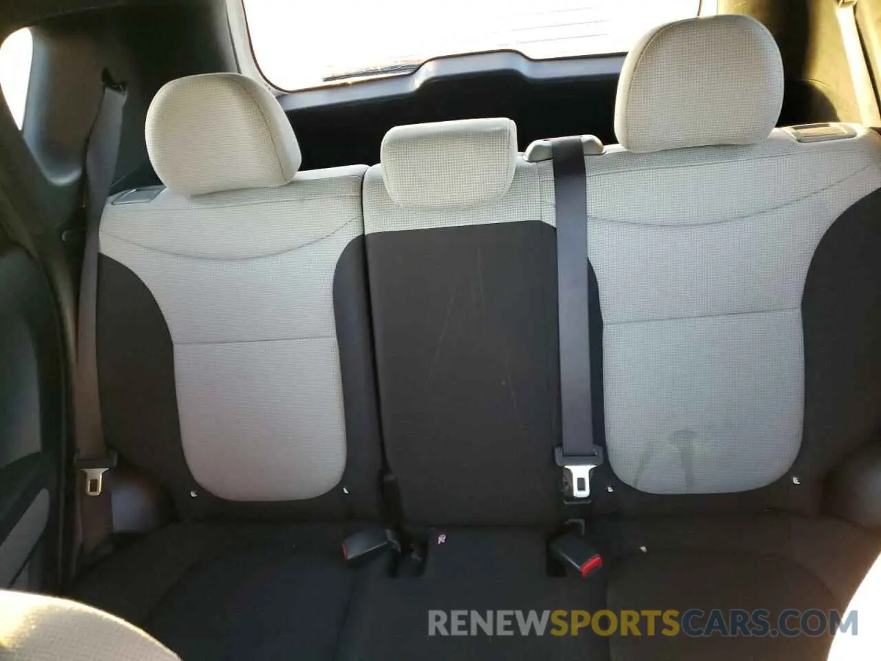 10 Photograph of a damaged car KNDJN2A20K7691770 KIA SOUL 2019