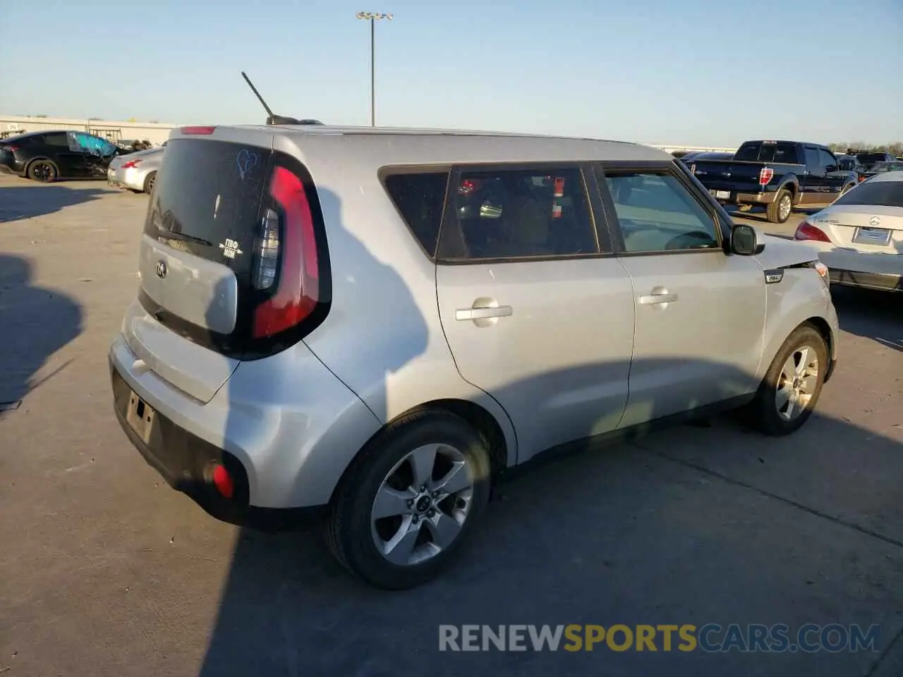 3 Photograph of a damaged car KNDJN2A20K7691770 KIA SOUL 2019