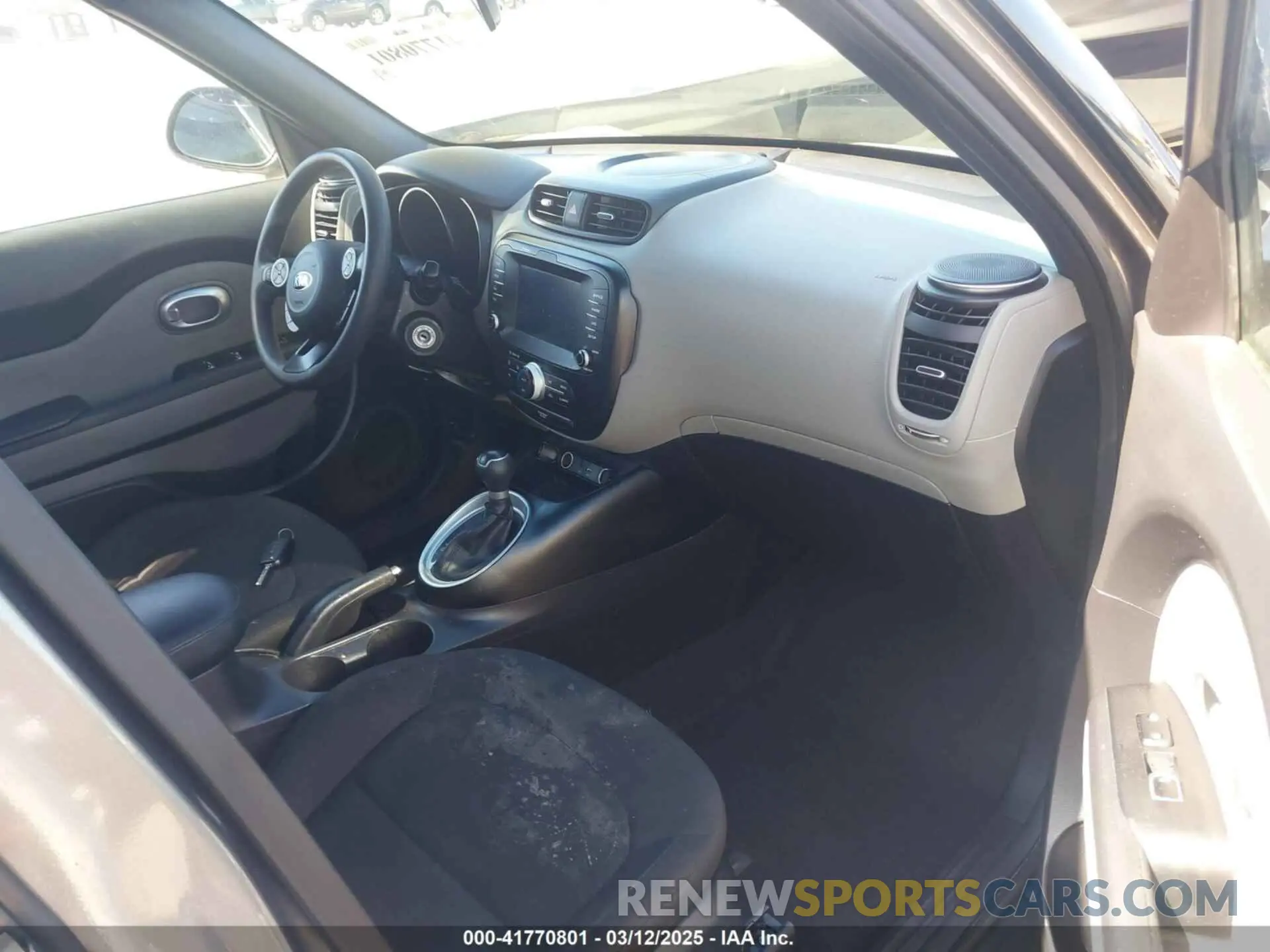 5 Photograph of a damaged car KNDJN2A20K7694992 KIA SOUL 2019