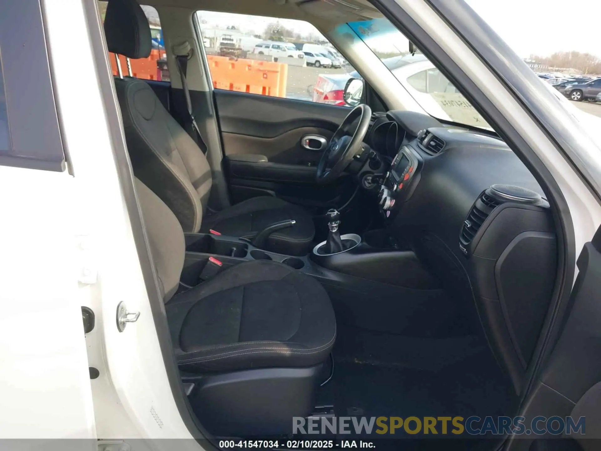 5 Photograph of a damaged car KNDJN2A20K7697018 KIA SOUL 2019
