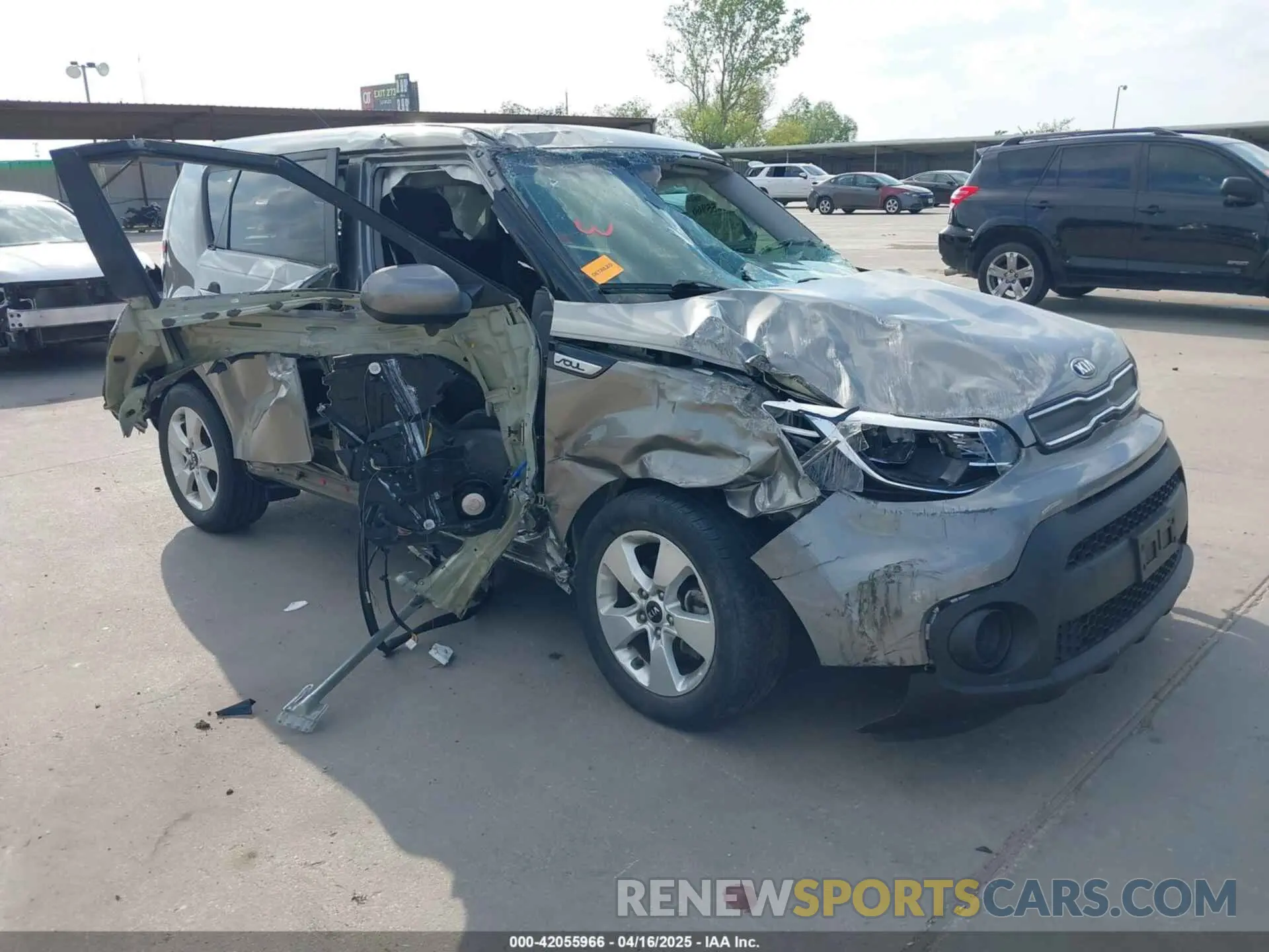 1 Photograph of a damaged car KNDJN2A21K7000214 KIA SOUL 2019