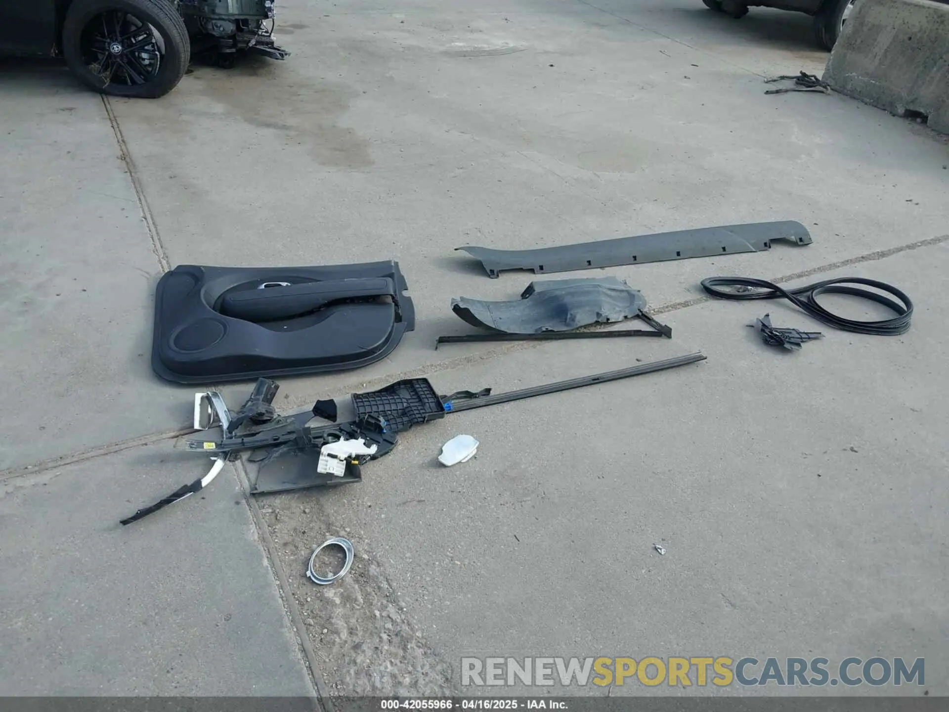 12 Photograph of a damaged car KNDJN2A21K7000214 KIA SOUL 2019