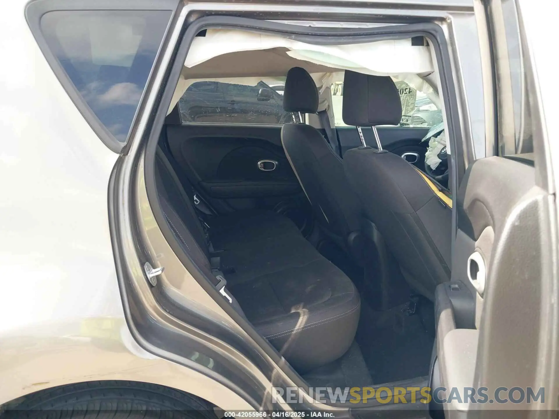 8 Photograph of a damaged car KNDJN2A21K7000214 KIA SOUL 2019
