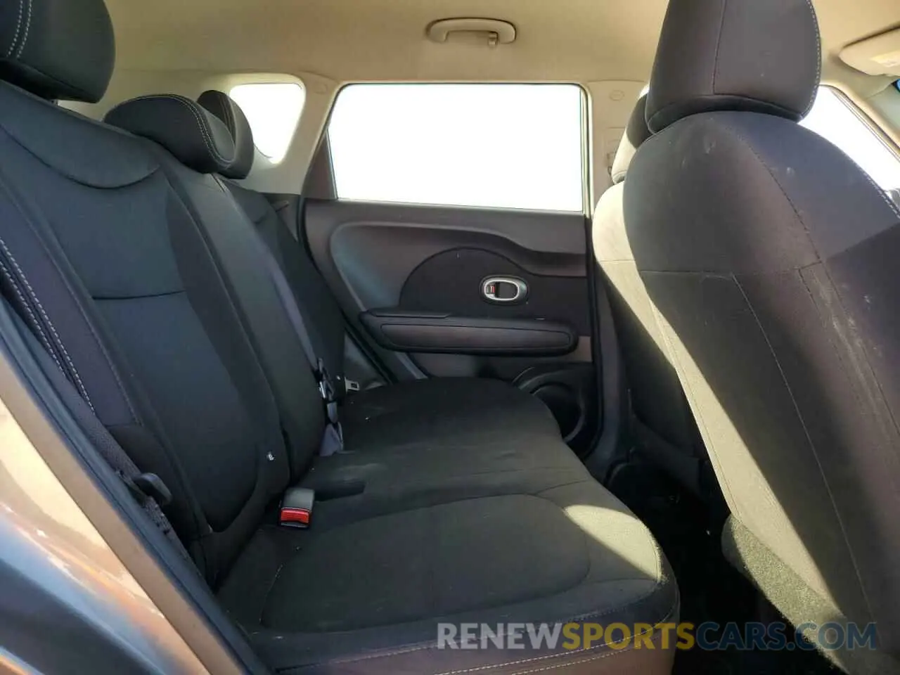 11 Photograph of a damaged car KNDJN2A21K7011956 KIA SOUL 2019