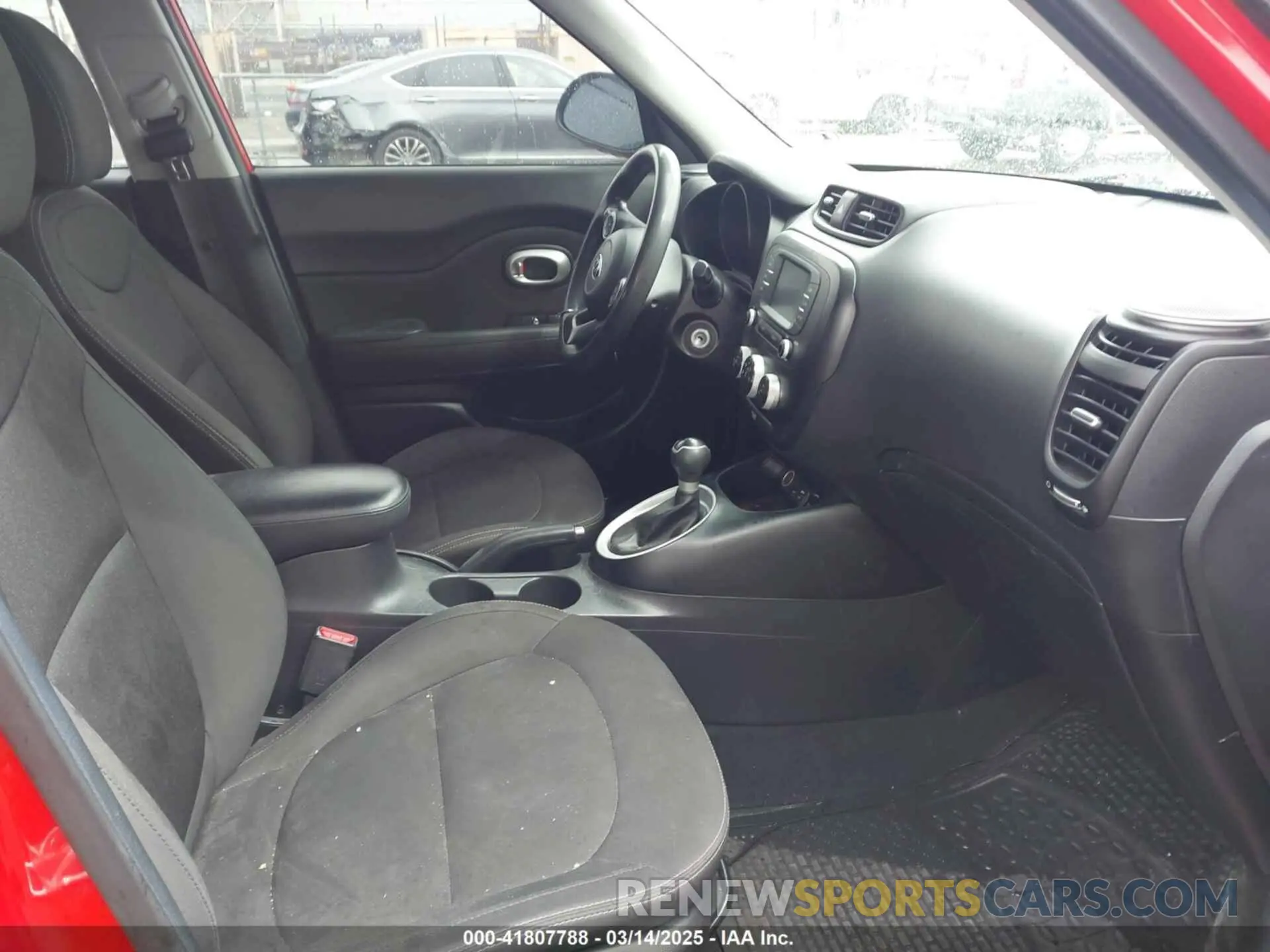 5 Photograph of a damaged car KNDJN2A21K7025193 KIA SOUL 2019