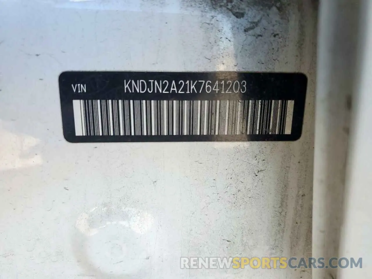 13 Photograph of a damaged car KNDJN2A21K7641203 KIA SOUL 2019