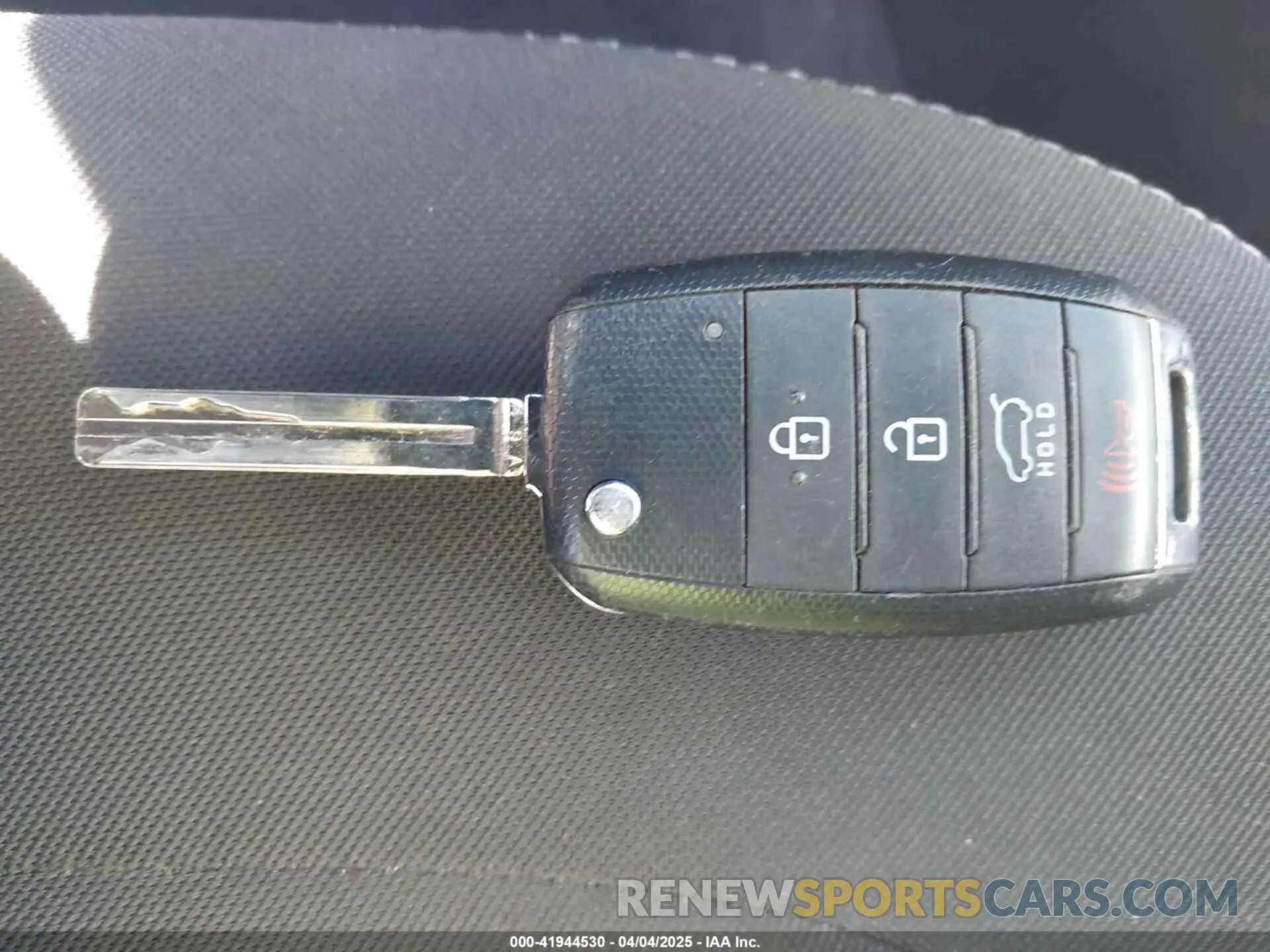 11 Photograph of a damaged car KNDJN2A21K7656087 KIA SOUL 2019
