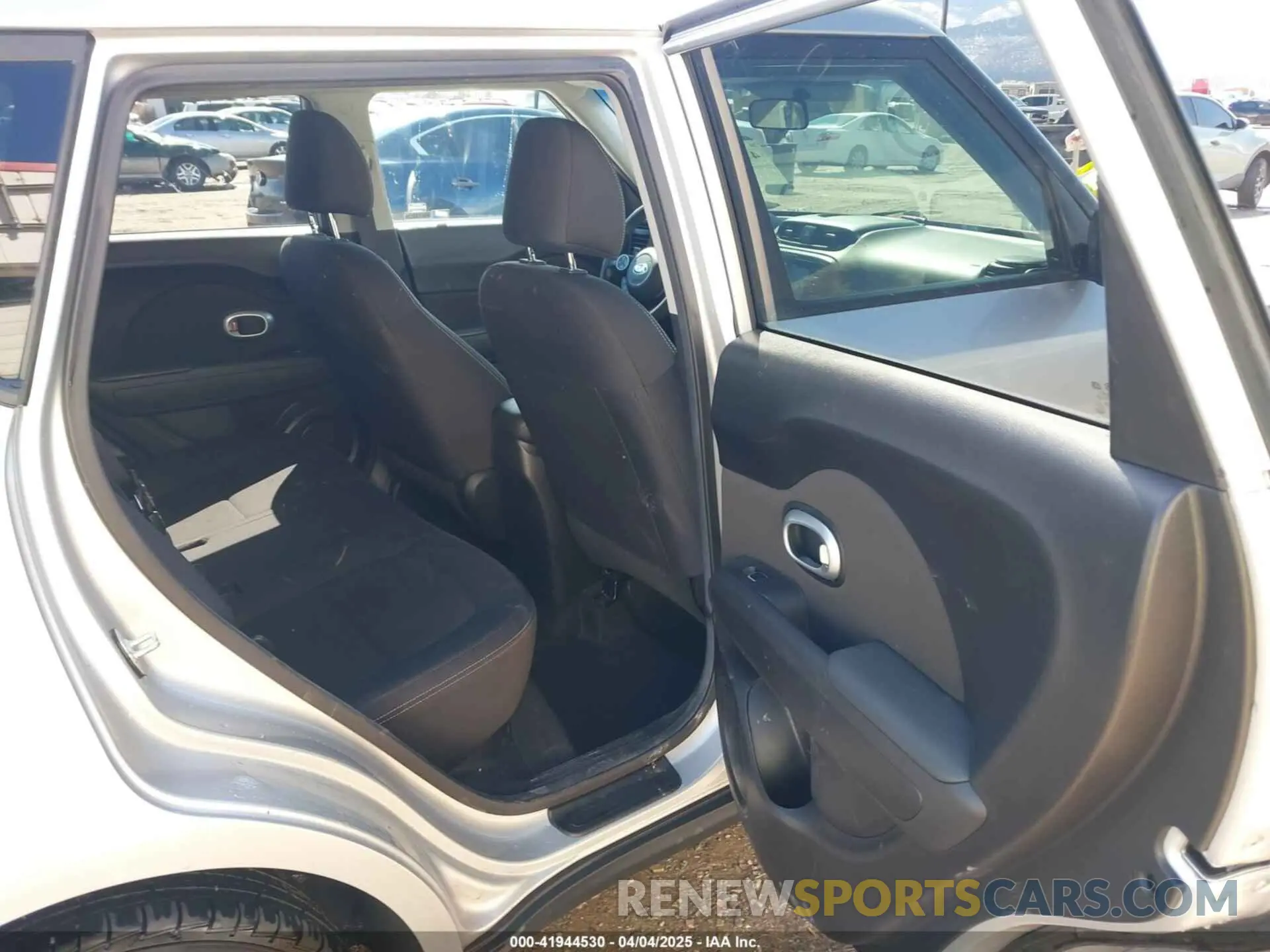8 Photograph of a damaged car KNDJN2A21K7656087 KIA SOUL 2019