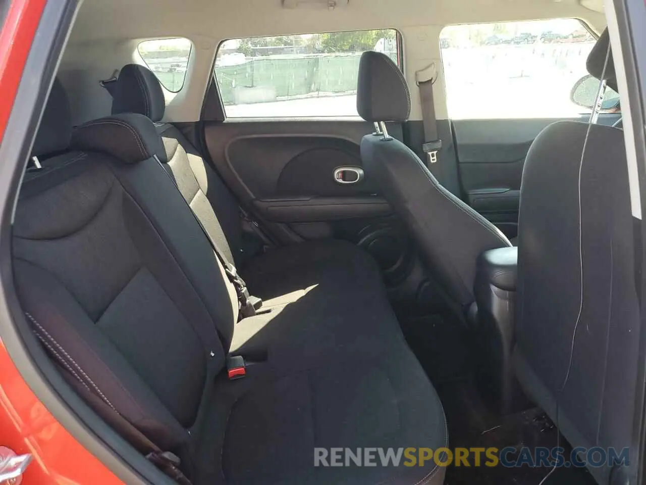 10 Photograph of a damaged car KNDJN2A21K7666411 KIA SOUL 2019