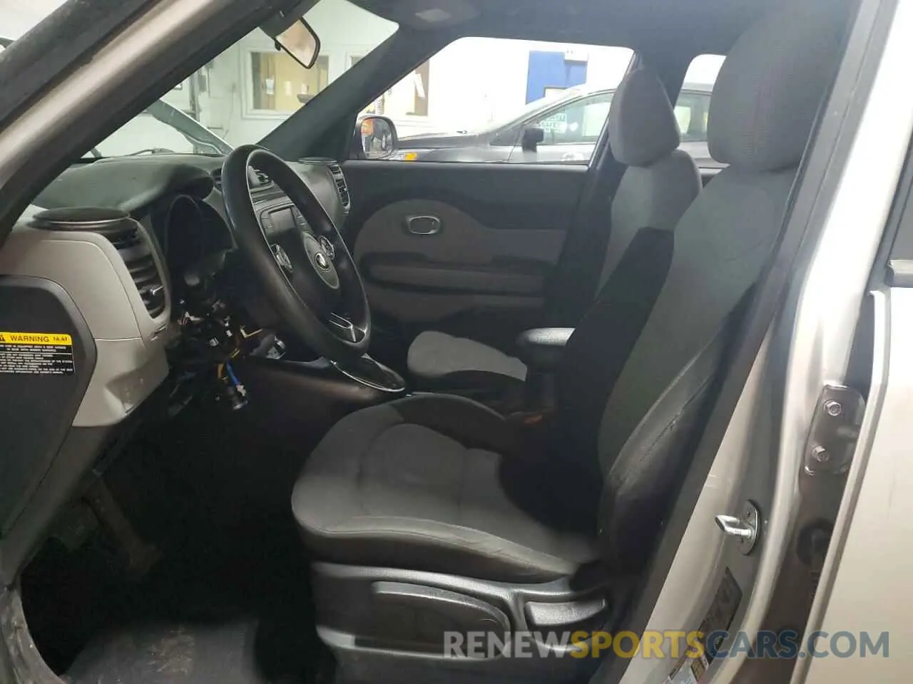7 Photograph of a damaged car KNDJN2A21K7686156 KIA SOUL 2019