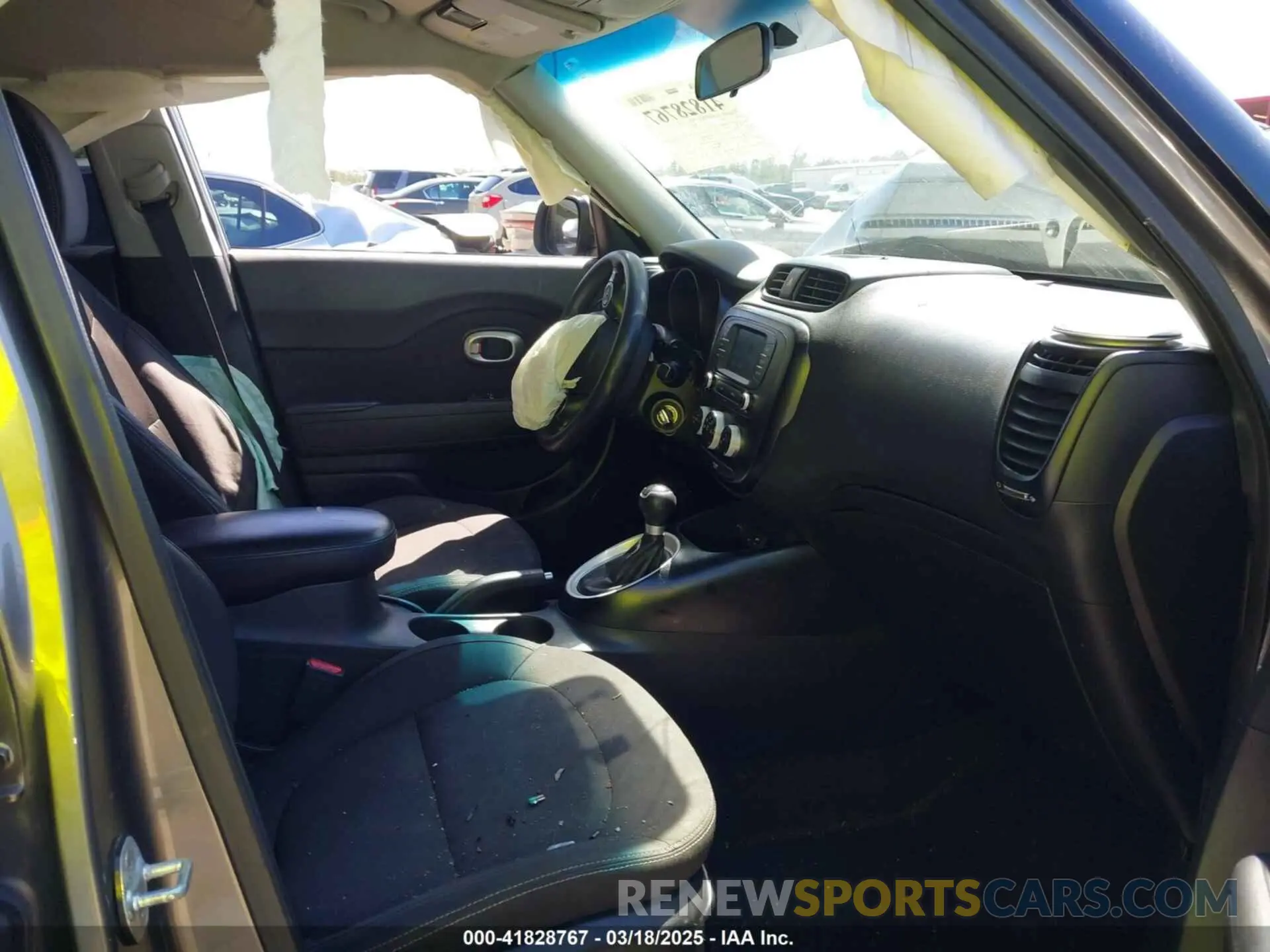 5 Photograph of a damaged car KNDJN2A21K7692264 KIA SOUL 2019