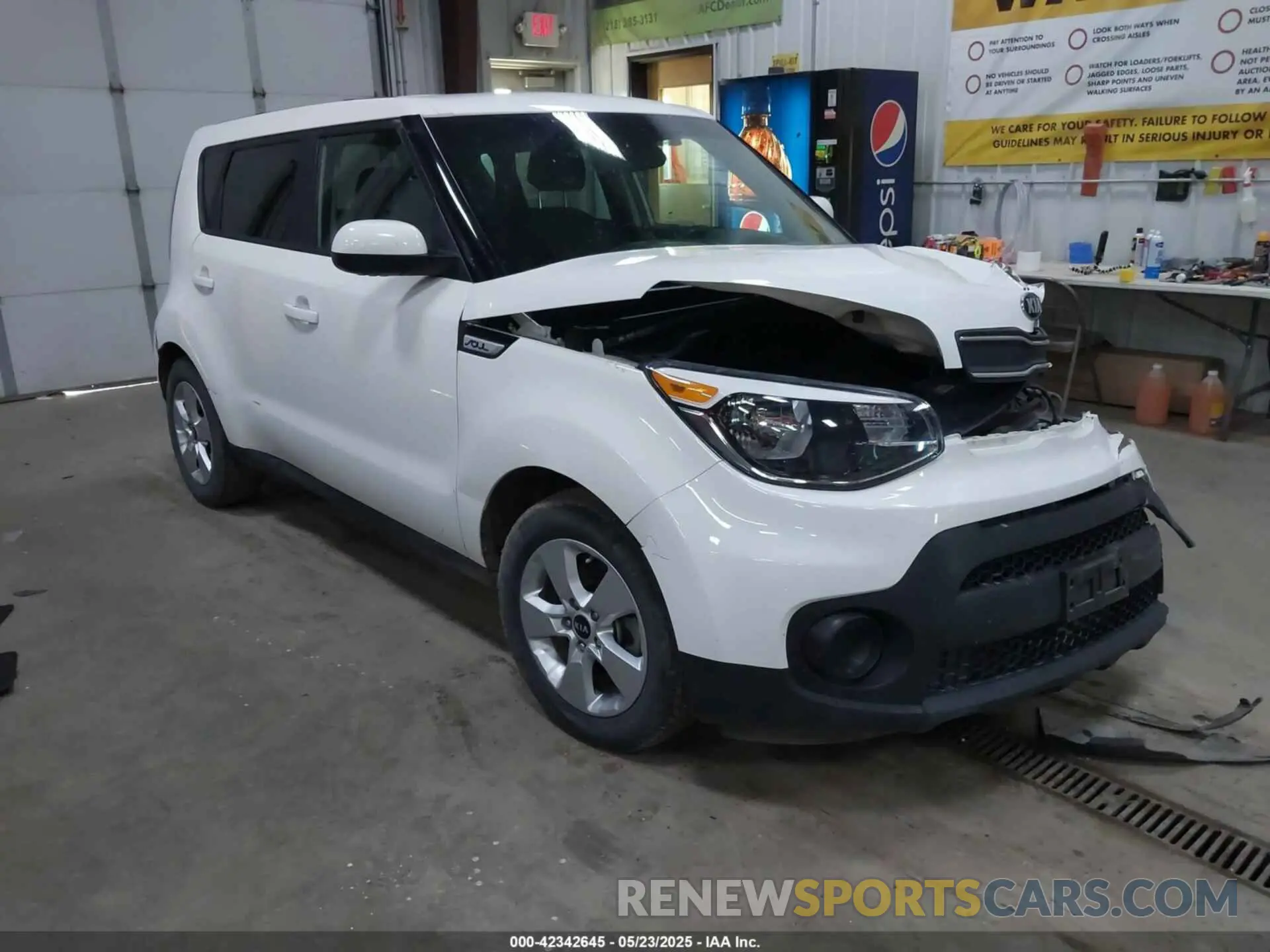 1 Photograph of a damaged car KNDJN2A21K7699666 KIA SOUL 2019