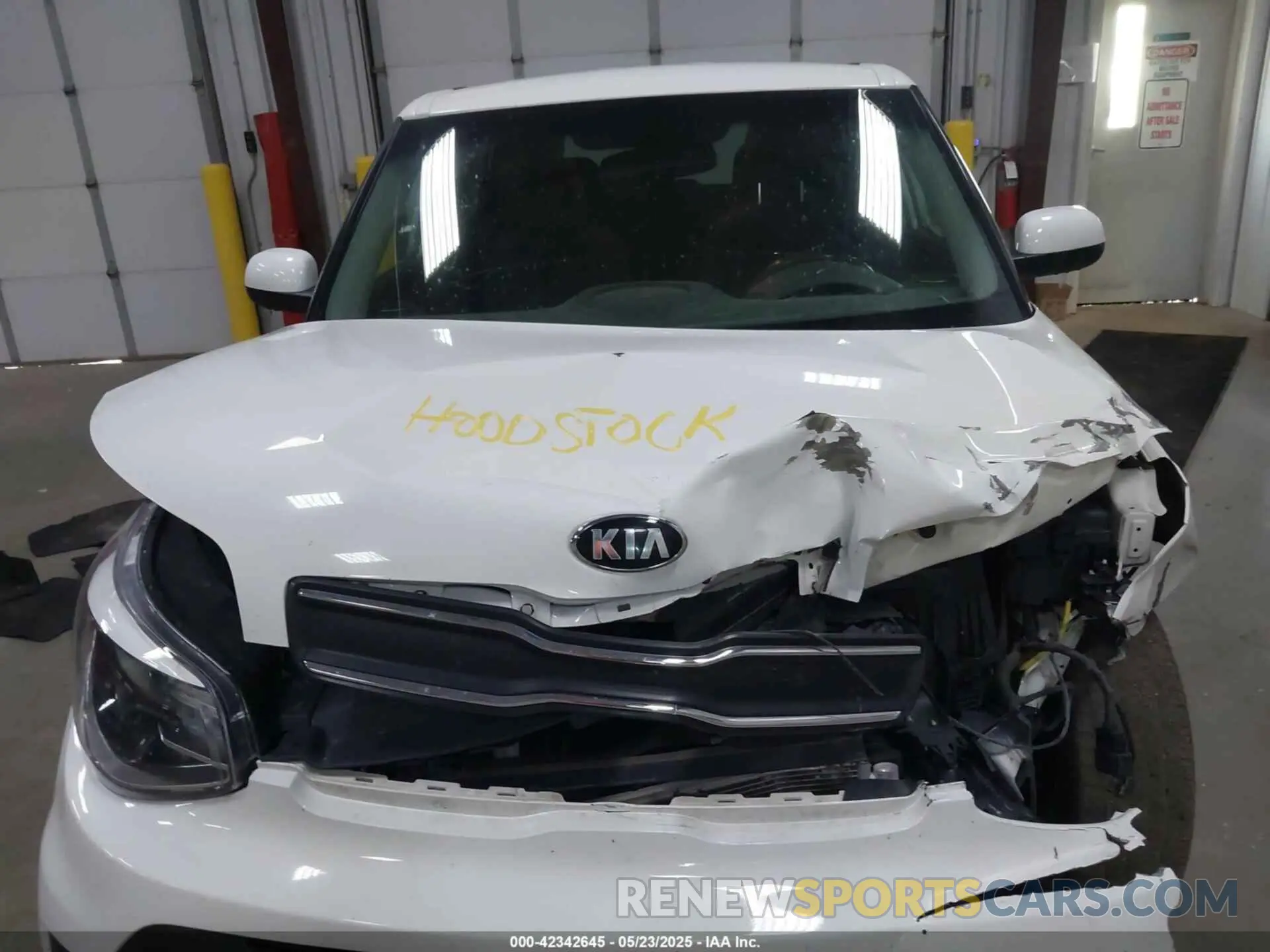 10 Photograph of a damaged car KNDJN2A21K7699666 KIA SOUL 2019
