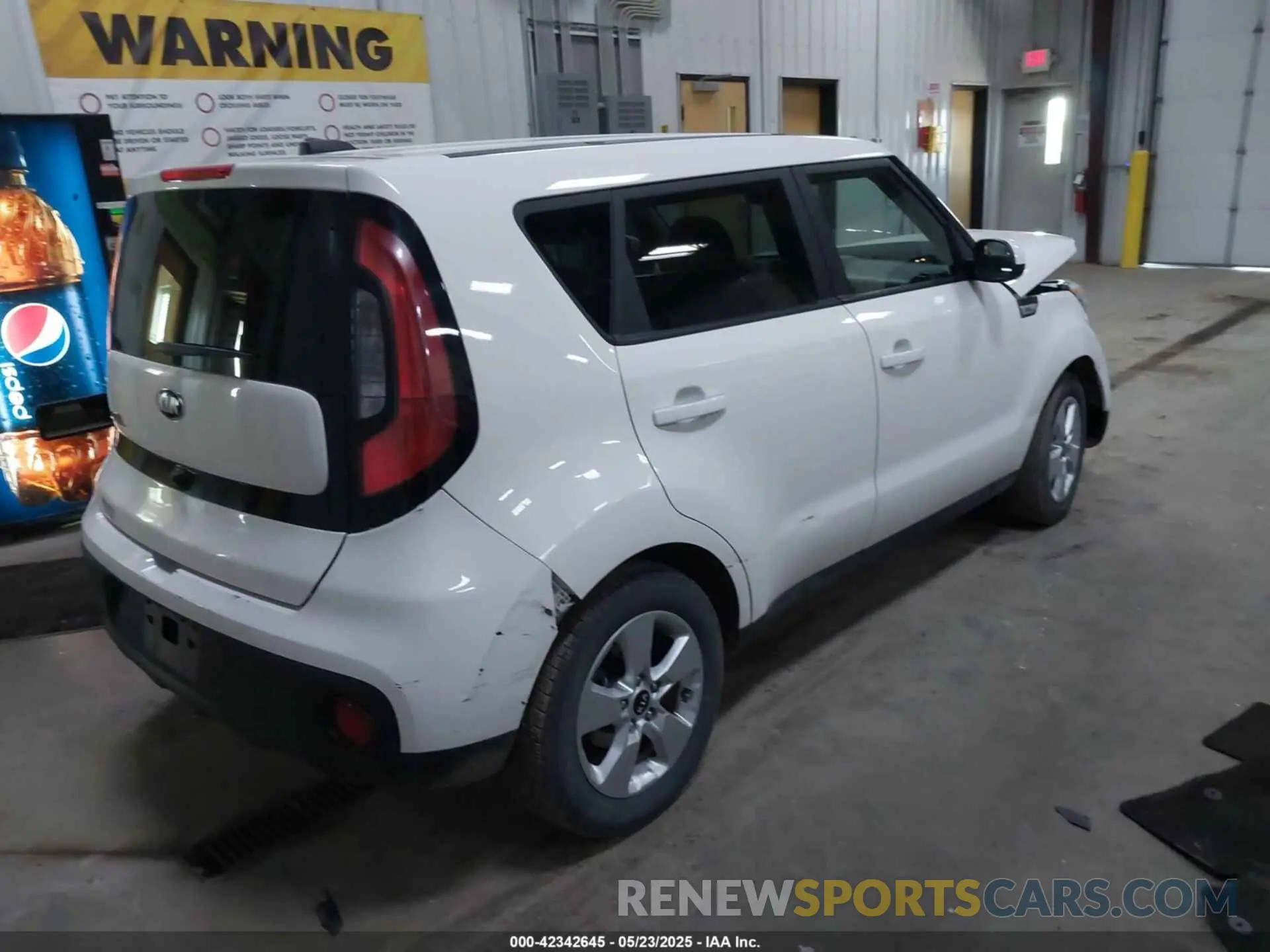 4 Photograph of a damaged car KNDJN2A21K7699666 KIA SOUL 2019