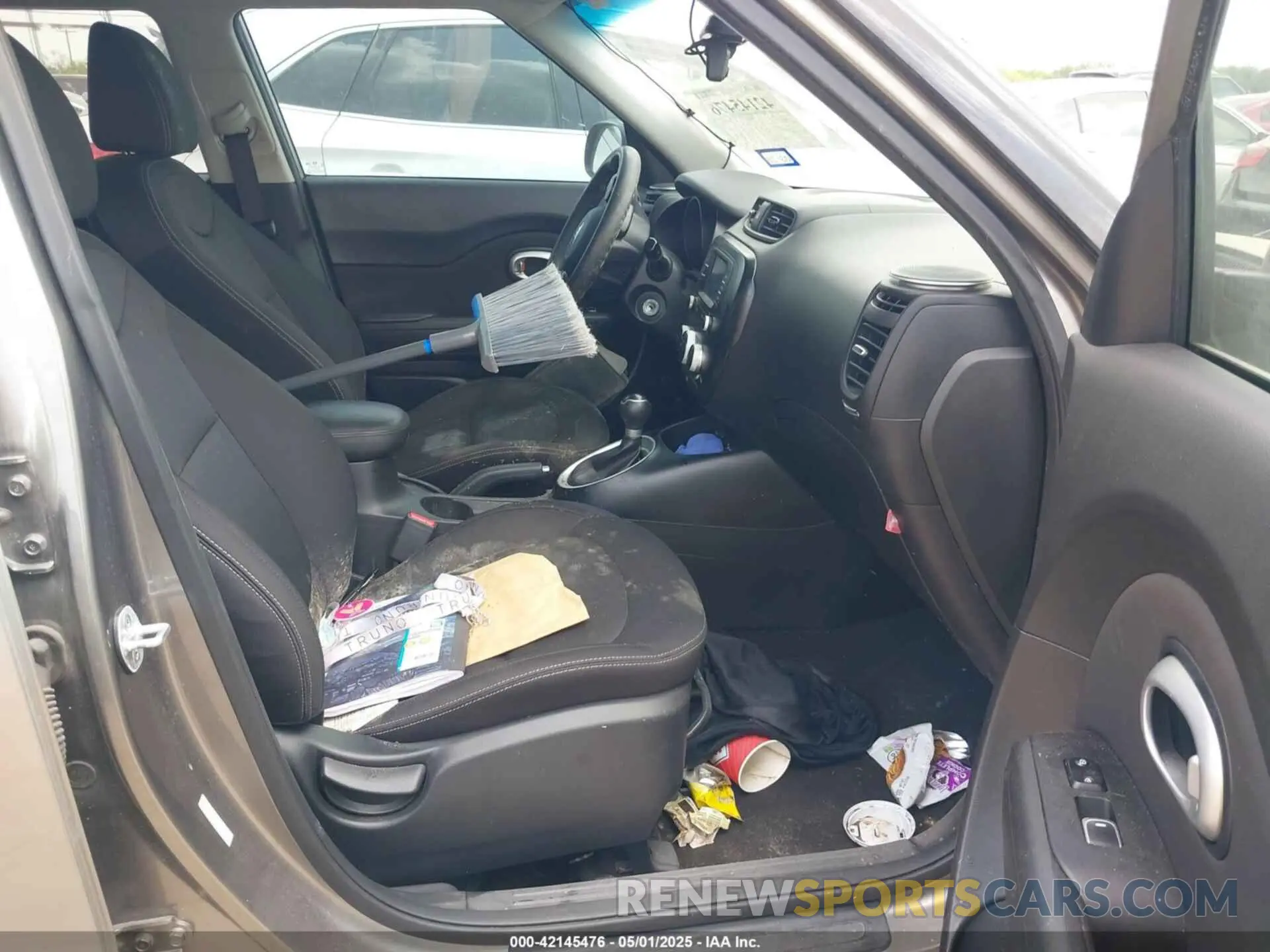 5 Photograph of a damaged car KNDJN2A22K7003994 KIA SOUL 2019