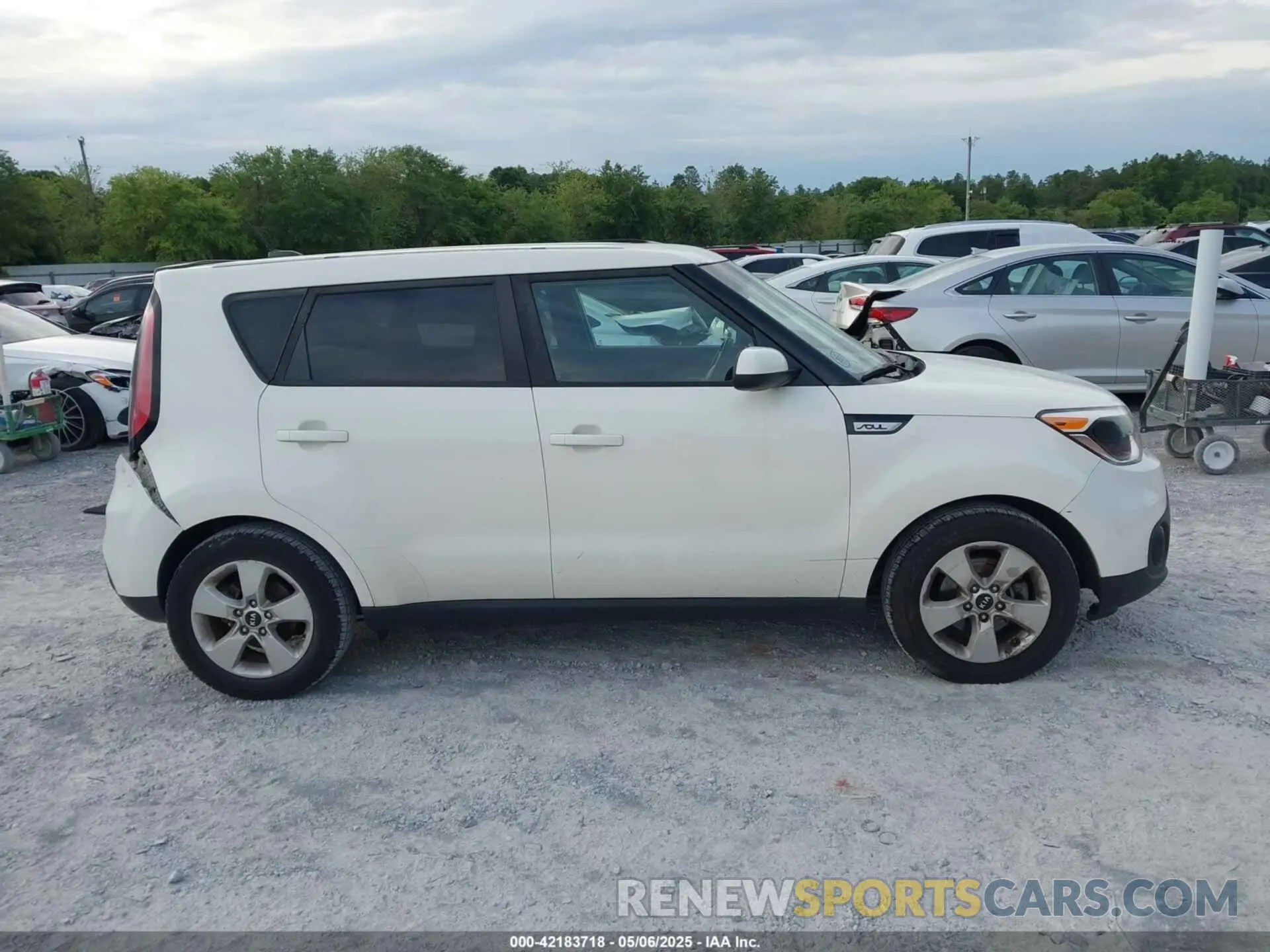 13 Photograph of a damaged car KNDJN2A22K7022769 KIA SOUL 2019
