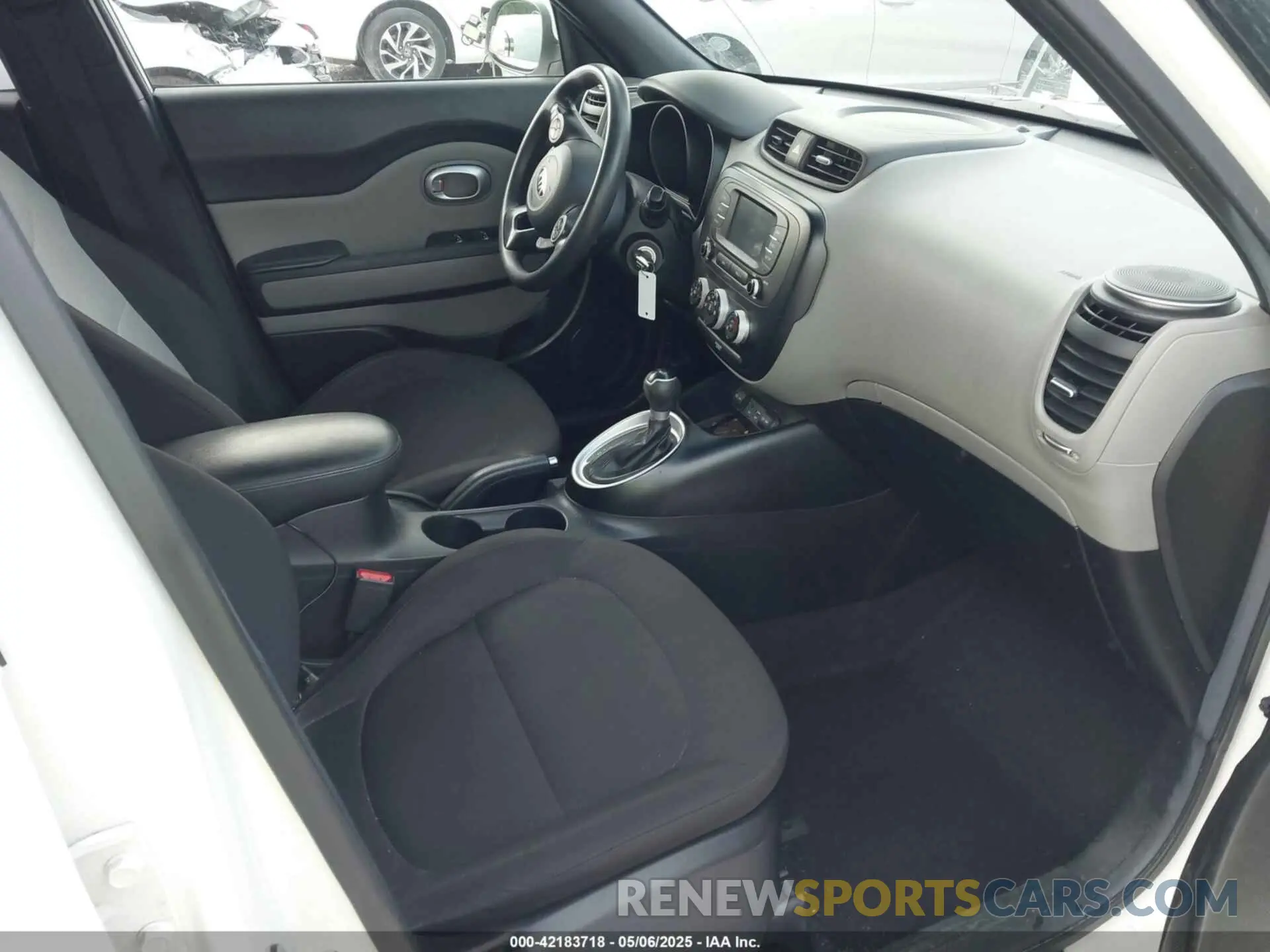 5 Photograph of a damaged car KNDJN2A22K7022769 KIA SOUL 2019