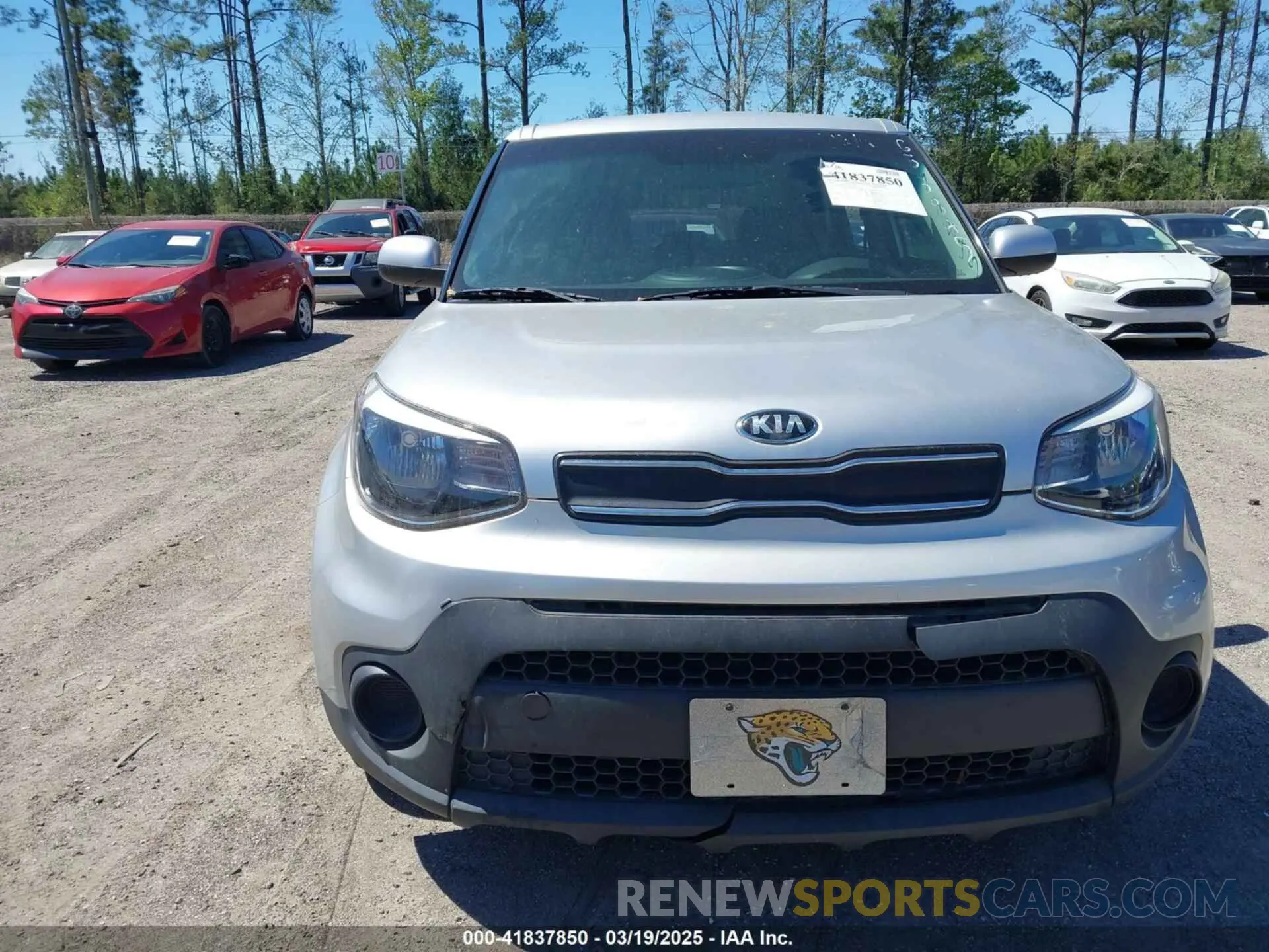 12 Photograph of a damaged car KNDJN2A22K7653845 KIA SOUL 2019