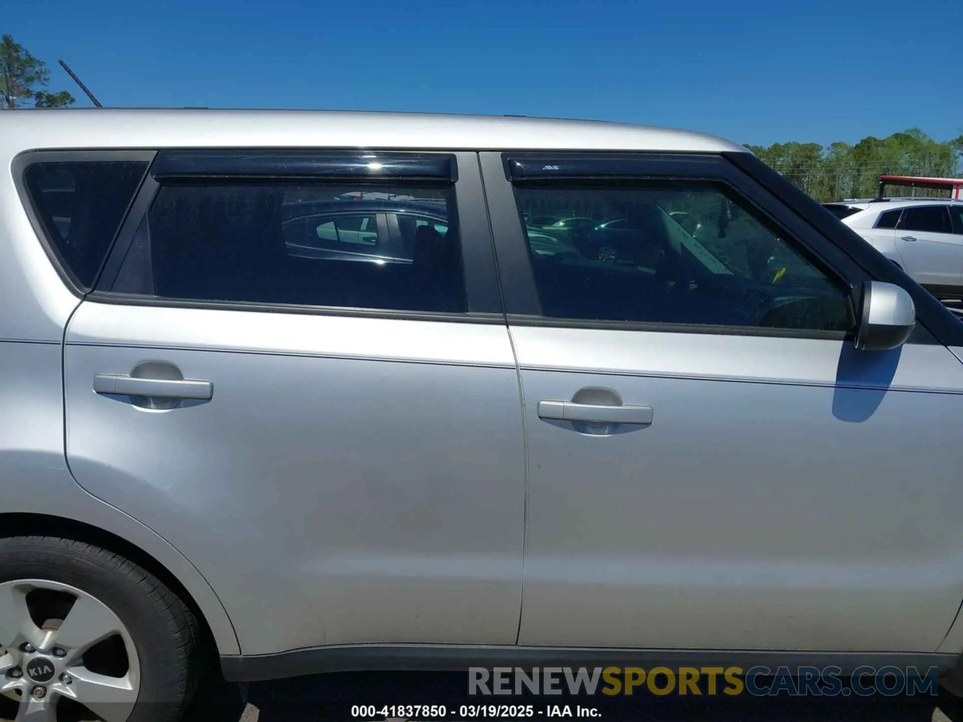 13 Photograph of a damaged car KNDJN2A22K7653845 KIA SOUL 2019