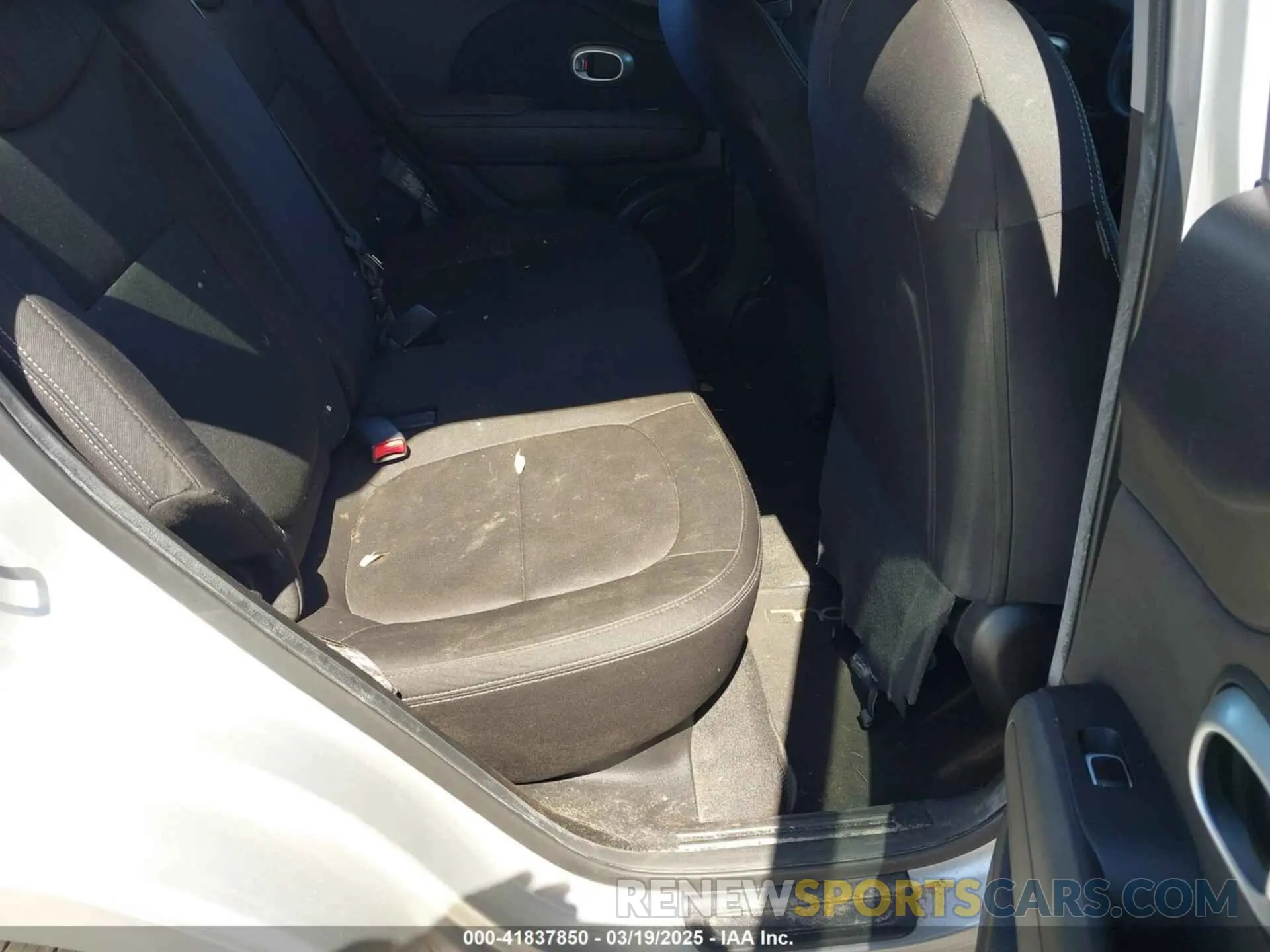 8 Photograph of a damaged car KNDJN2A22K7653845 KIA SOUL 2019