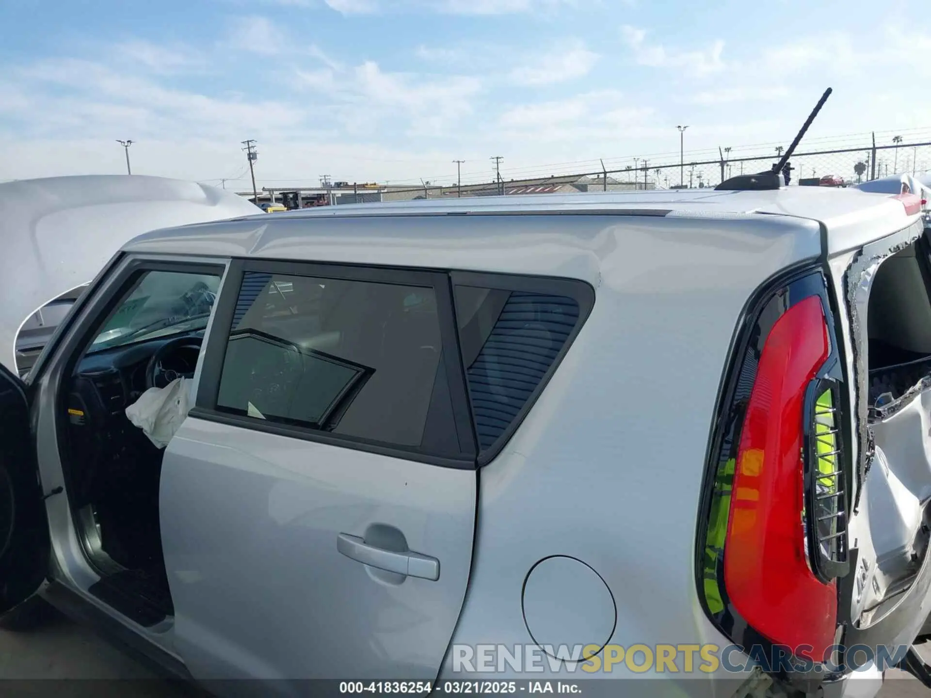 19 Photograph of a damaged car KNDJN2A22K7681399 KIA SOUL 2019