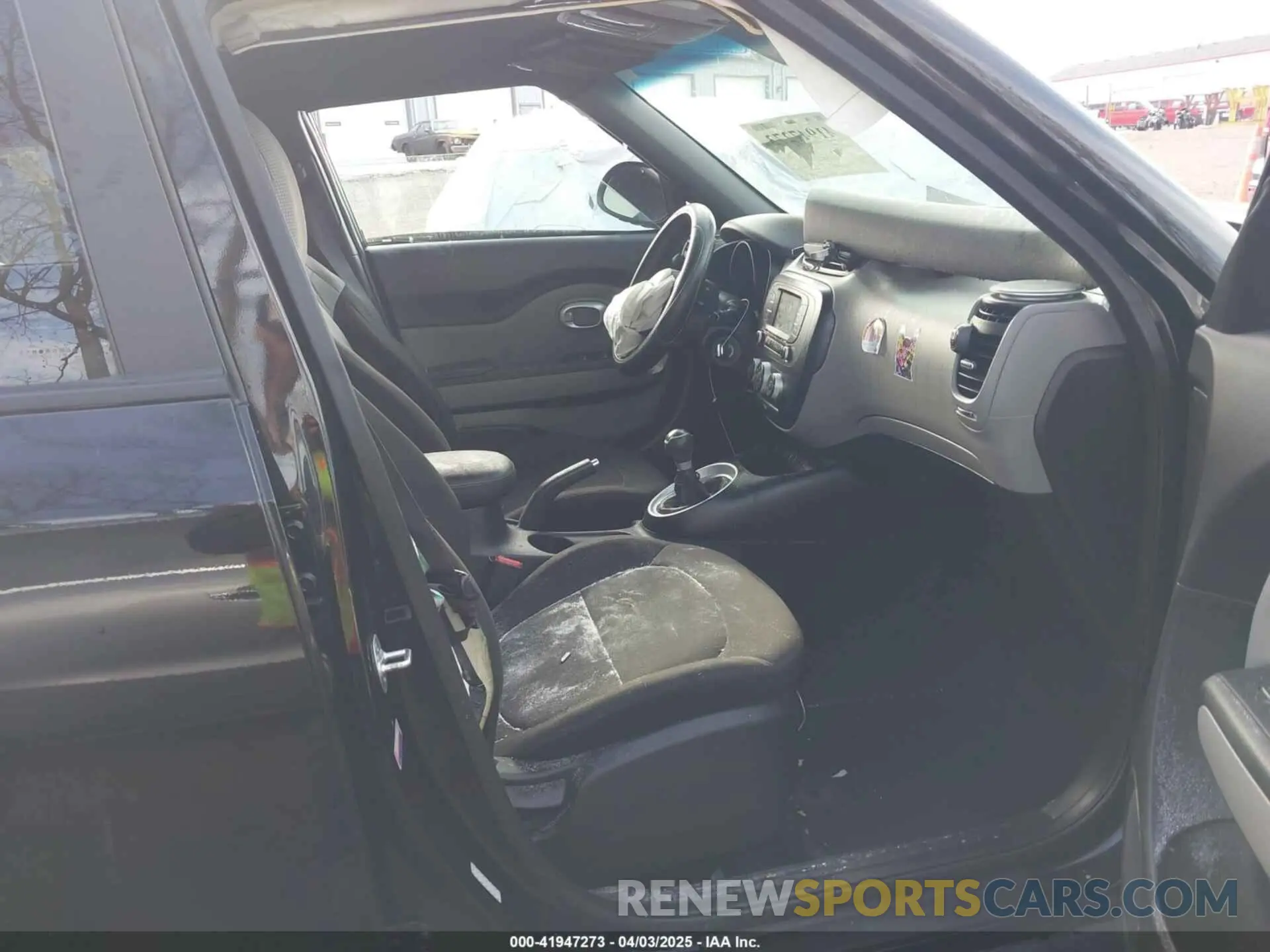 5 Photograph of a damaged car KNDJN2A22K7685873 KIA SOUL 2019