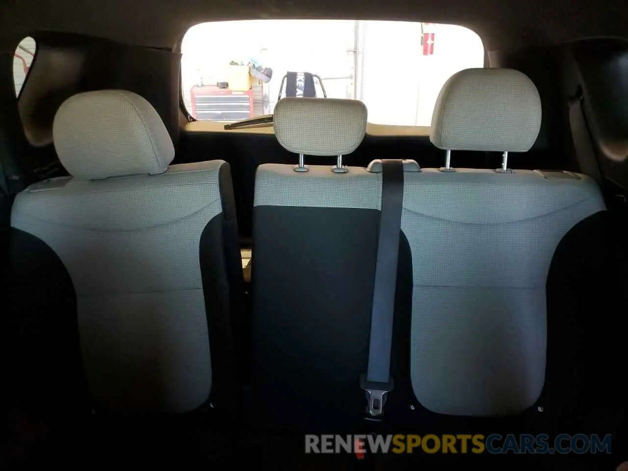 10 Photograph of a damaged car KNDJN2A22K7694086 KIA SOUL 2019