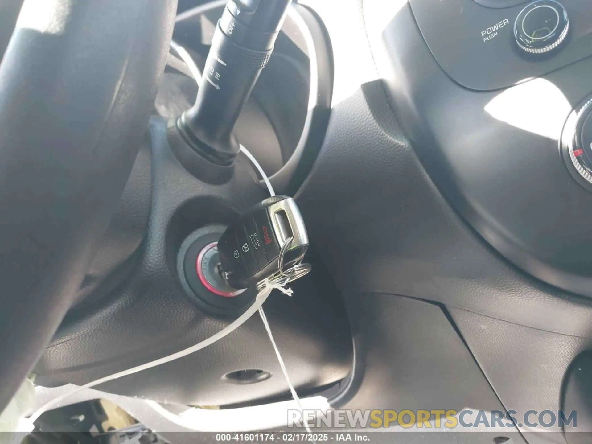 11 Photograph of a damaged car KNDJN2A22K7913306 KIA SOUL 2019