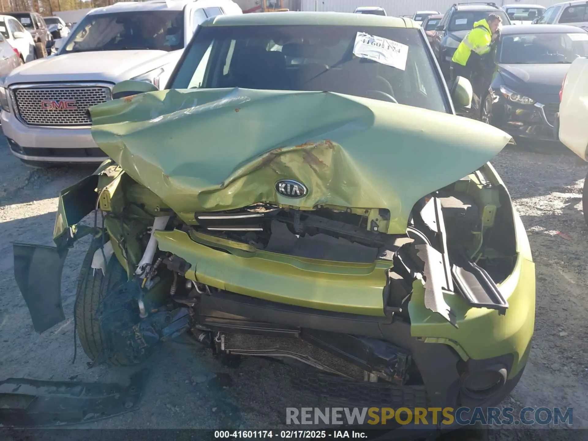 12 Photograph of a damaged car KNDJN2A22K7913306 KIA SOUL 2019