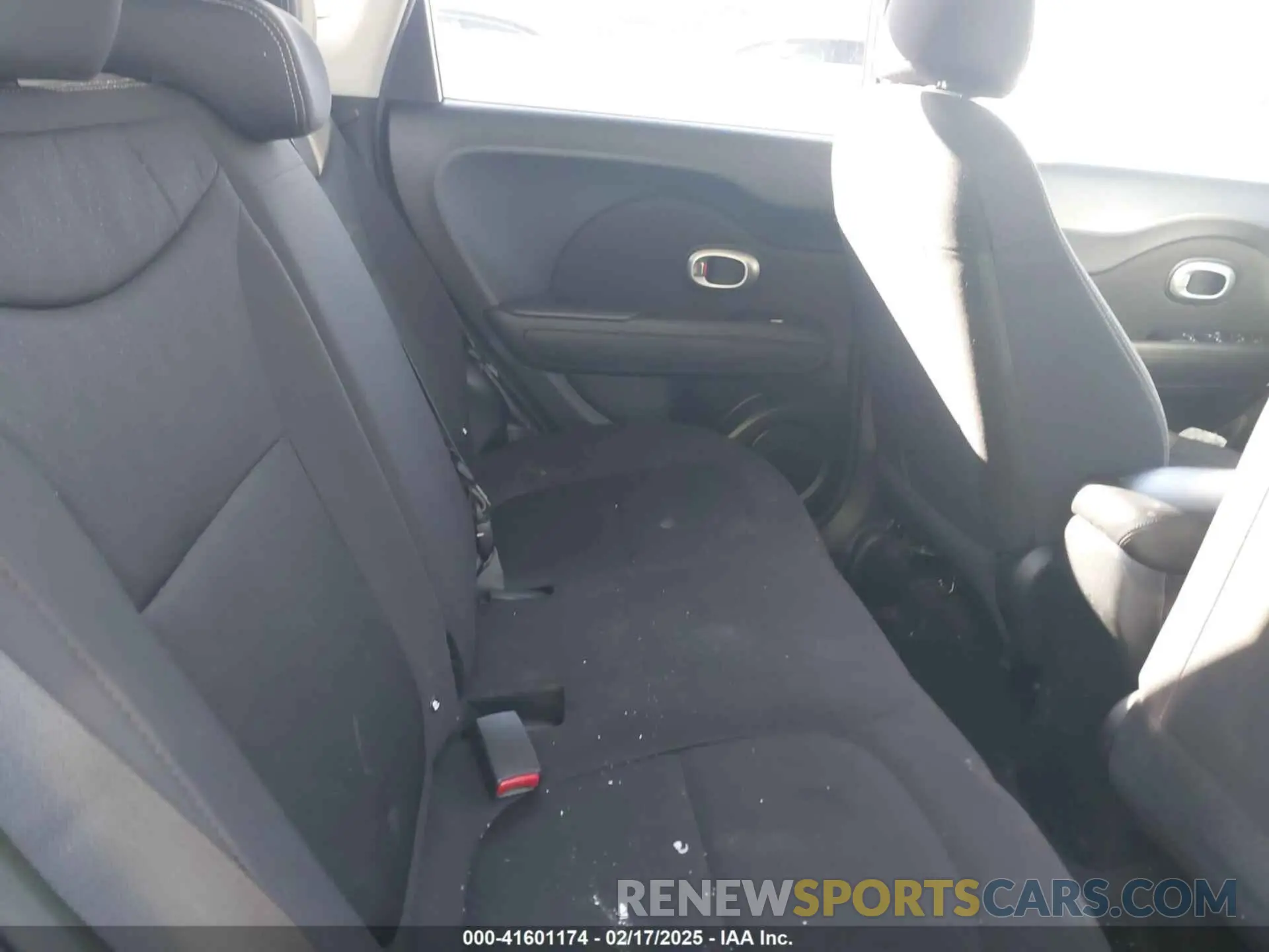 8 Photograph of a damaged car KNDJN2A22K7913306 KIA SOUL 2019