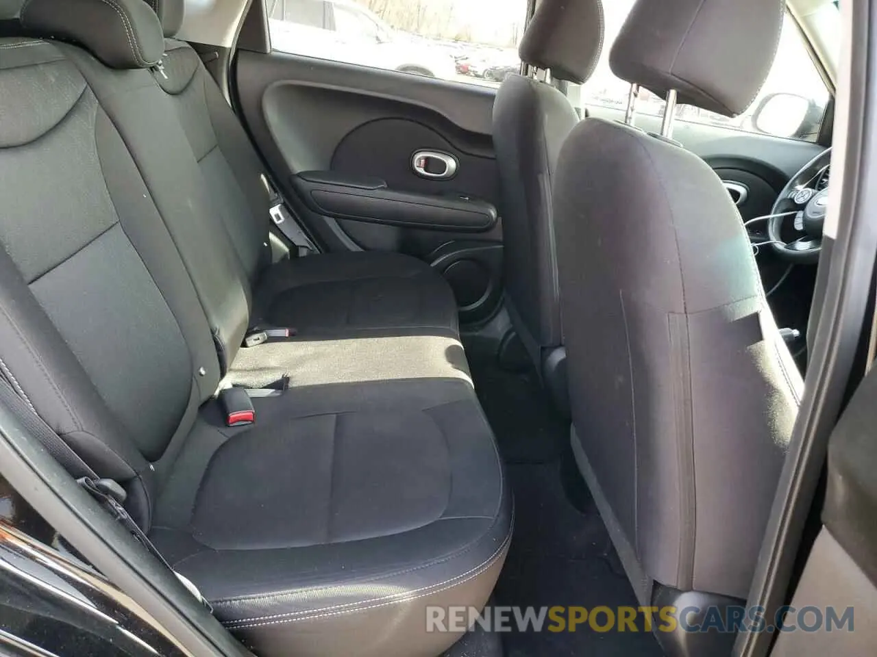 10 Photograph of a damaged car KNDJN2A22K7917226 KIA SOUL 2019