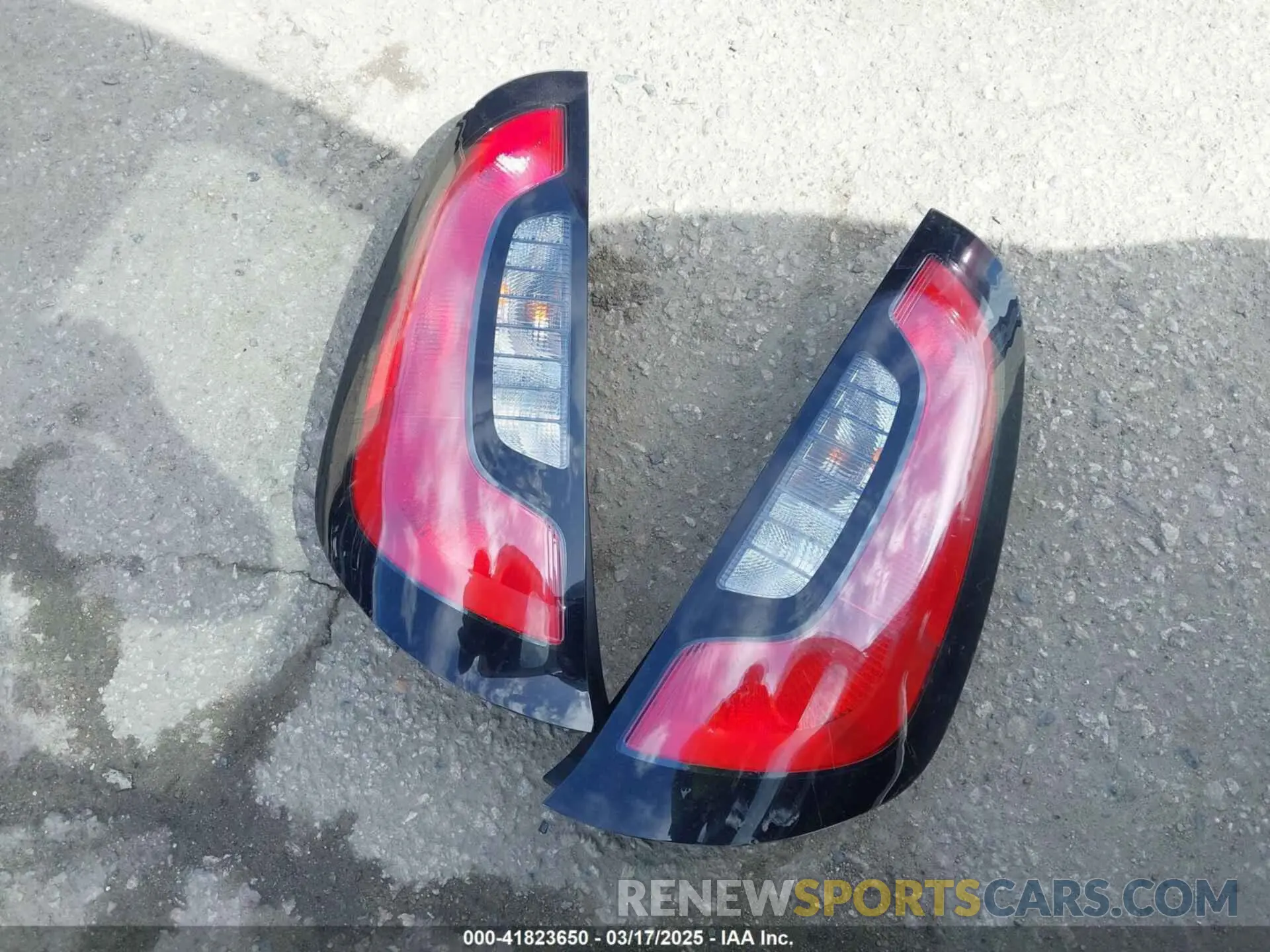 12 Photograph of a damaged car KNDJN2A23K7026104 KIA SOUL 2019