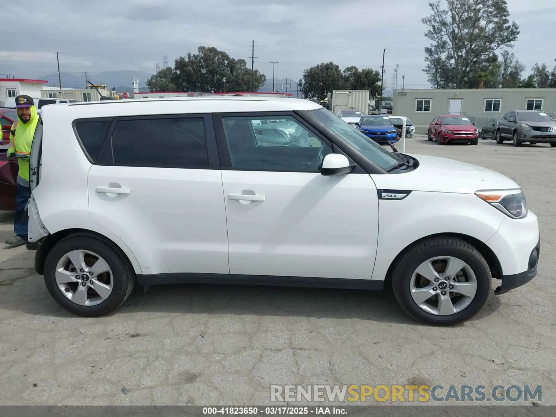 14 Photograph of a damaged car KNDJN2A23K7026104 KIA SOUL 2019