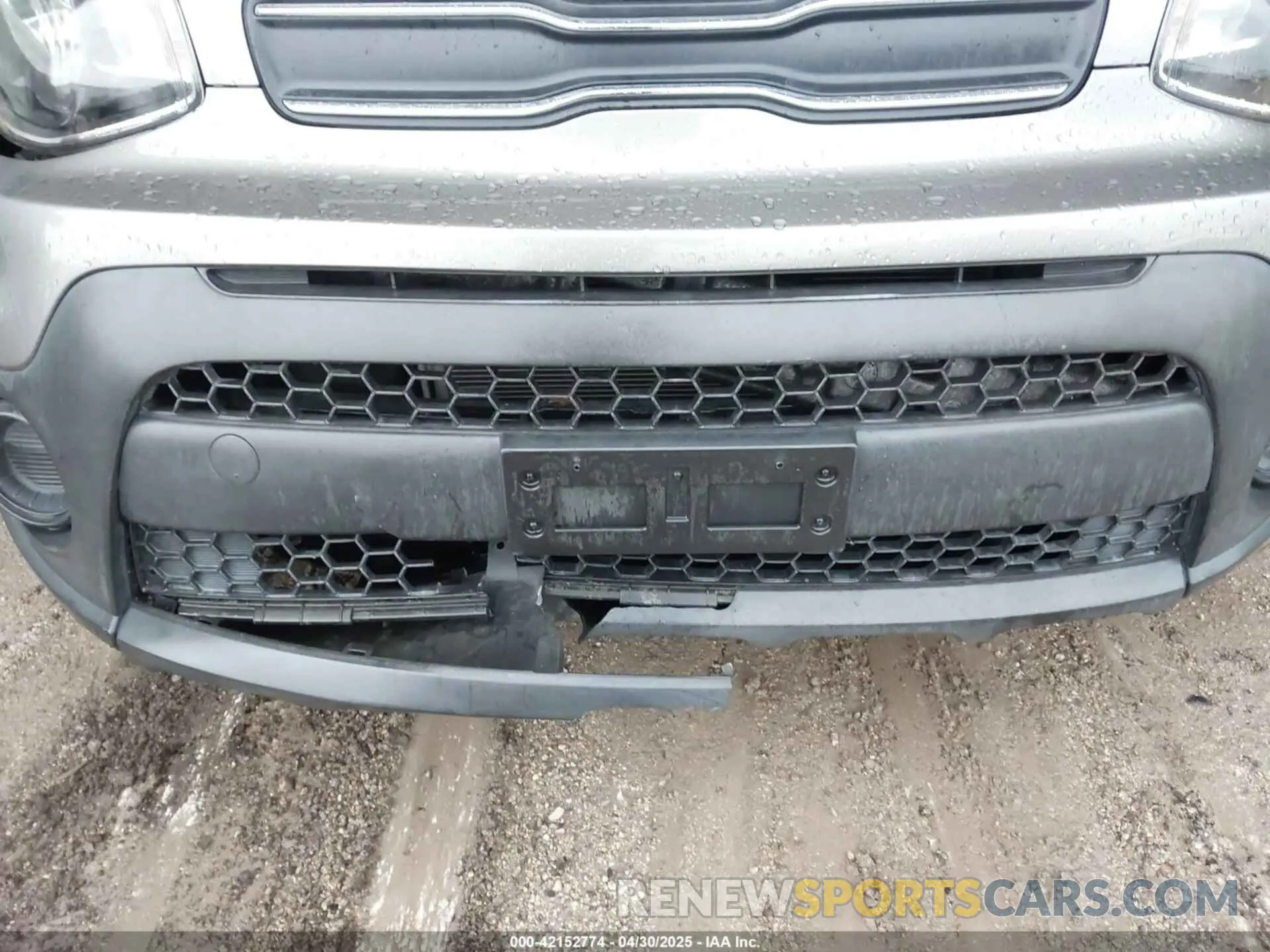 18 Photograph of a damaged car KNDJN2A23K7640585 KIA SOUL 2019