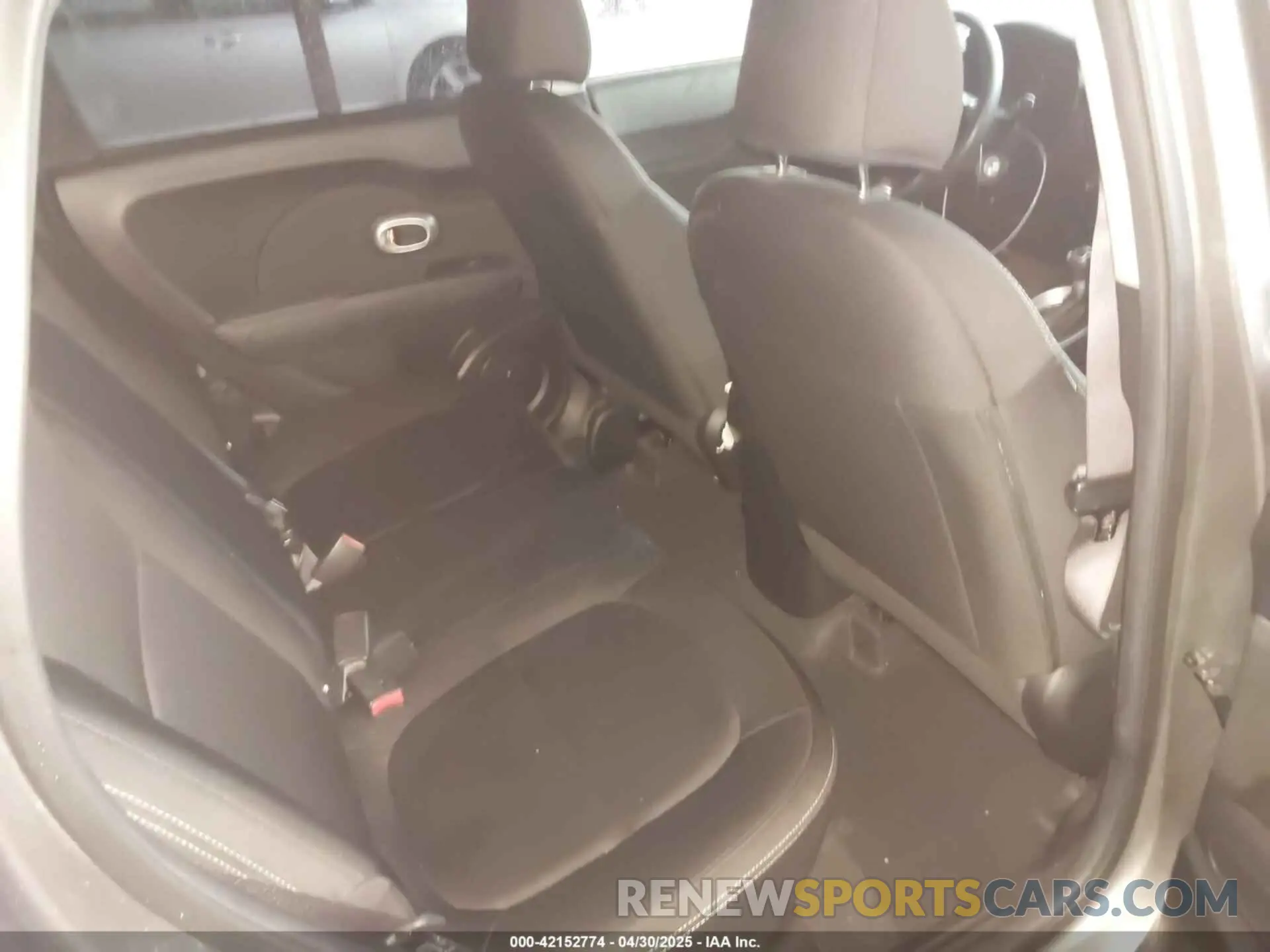 8 Photograph of a damaged car KNDJN2A23K7640585 KIA SOUL 2019