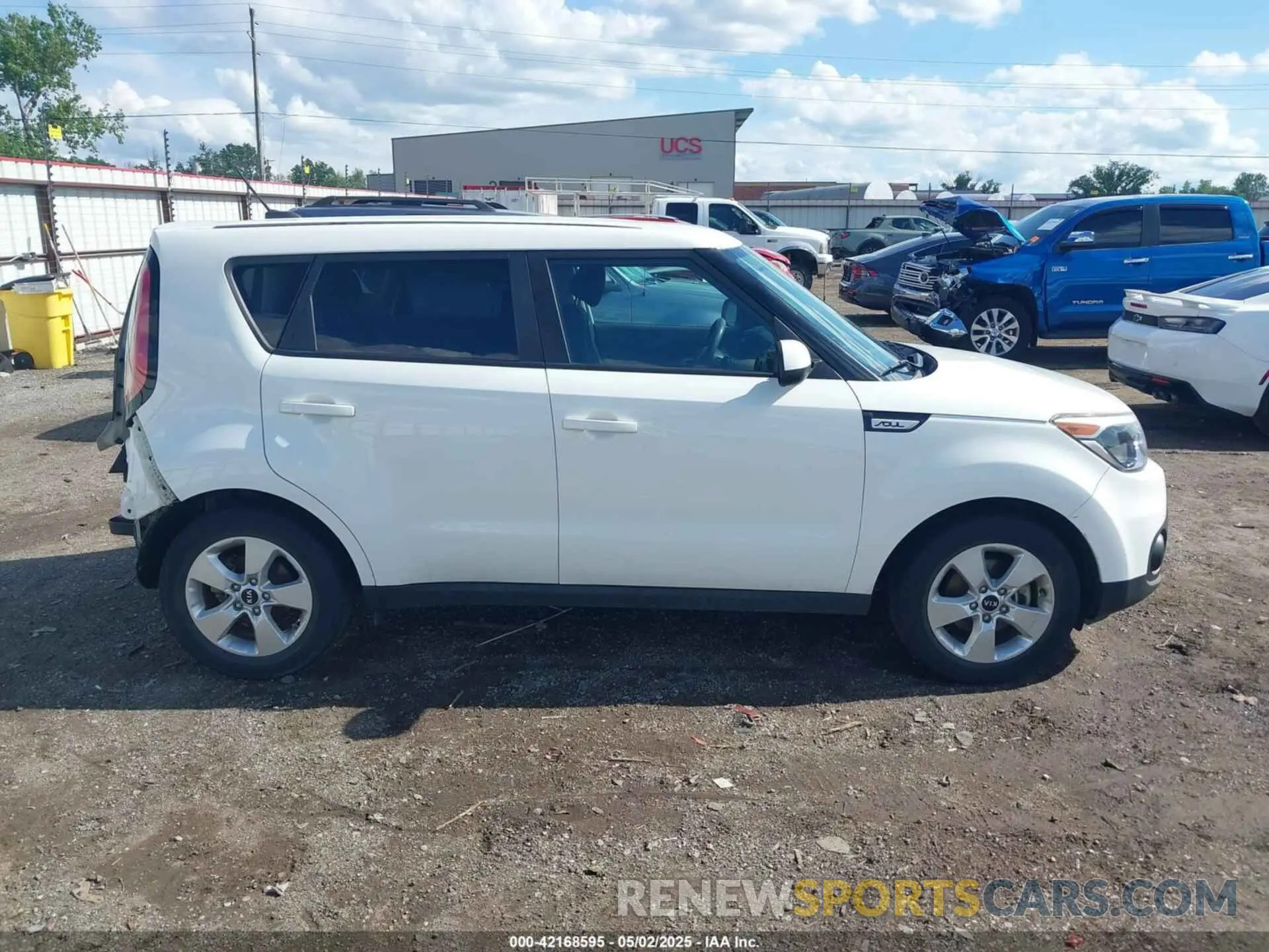 14 Photograph of a damaged car KNDJN2A23K7641932 KIA SOUL 2019