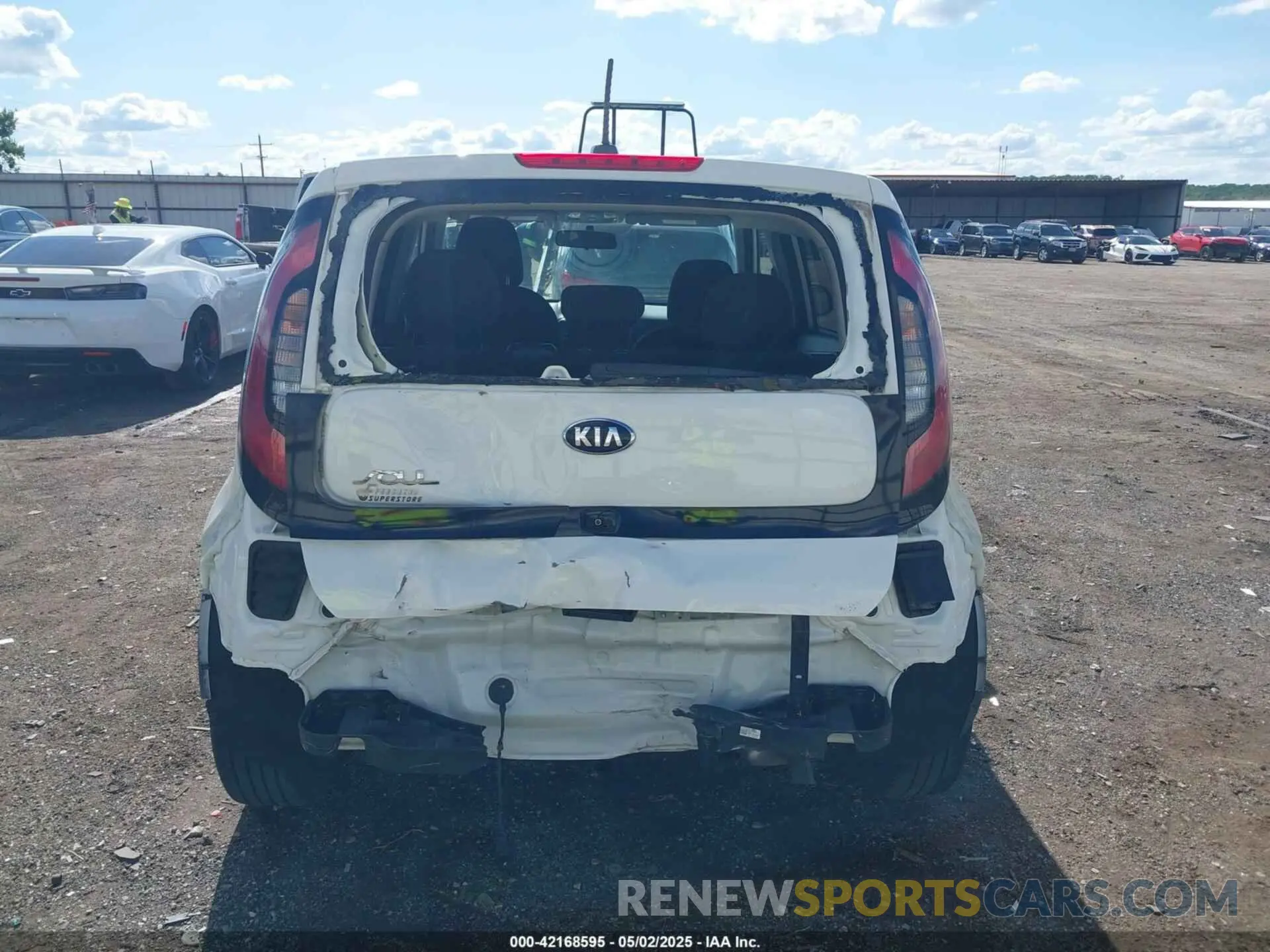 17 Photograph of a damaged car KNDJN2A23K7641932 KIA SOUL 2019
