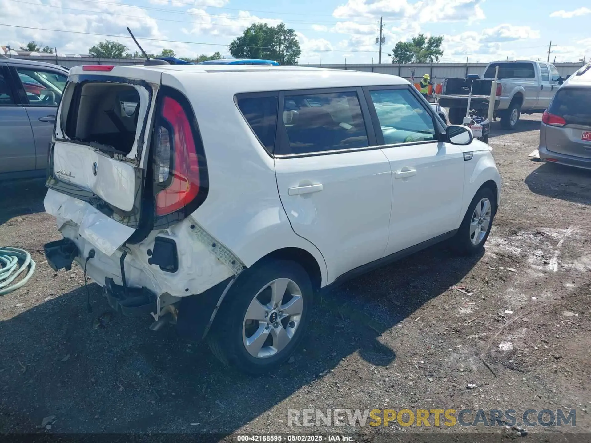 4 Photograph of a damaged car KNDJN2A23K7641932 KIA SOUL 2019