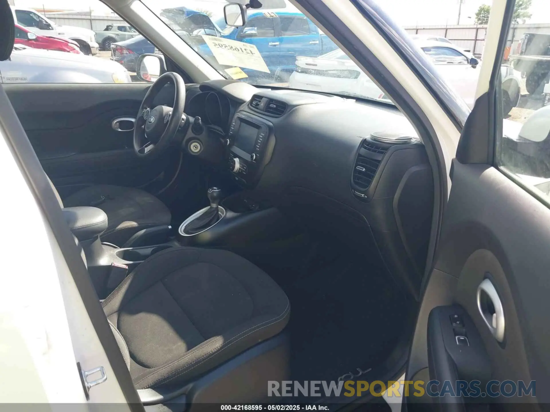 5 Photograph of a damaged car KNDJN2A23K7641932 KIA SOUL 2019