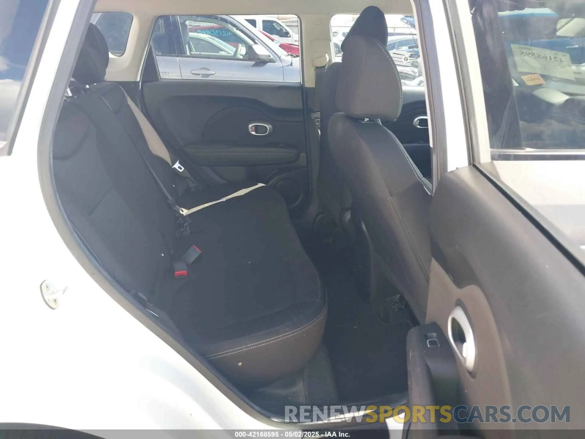 8 Photograph of a damaged car KNDJN2A23K7641932 KIA SOUL 2019