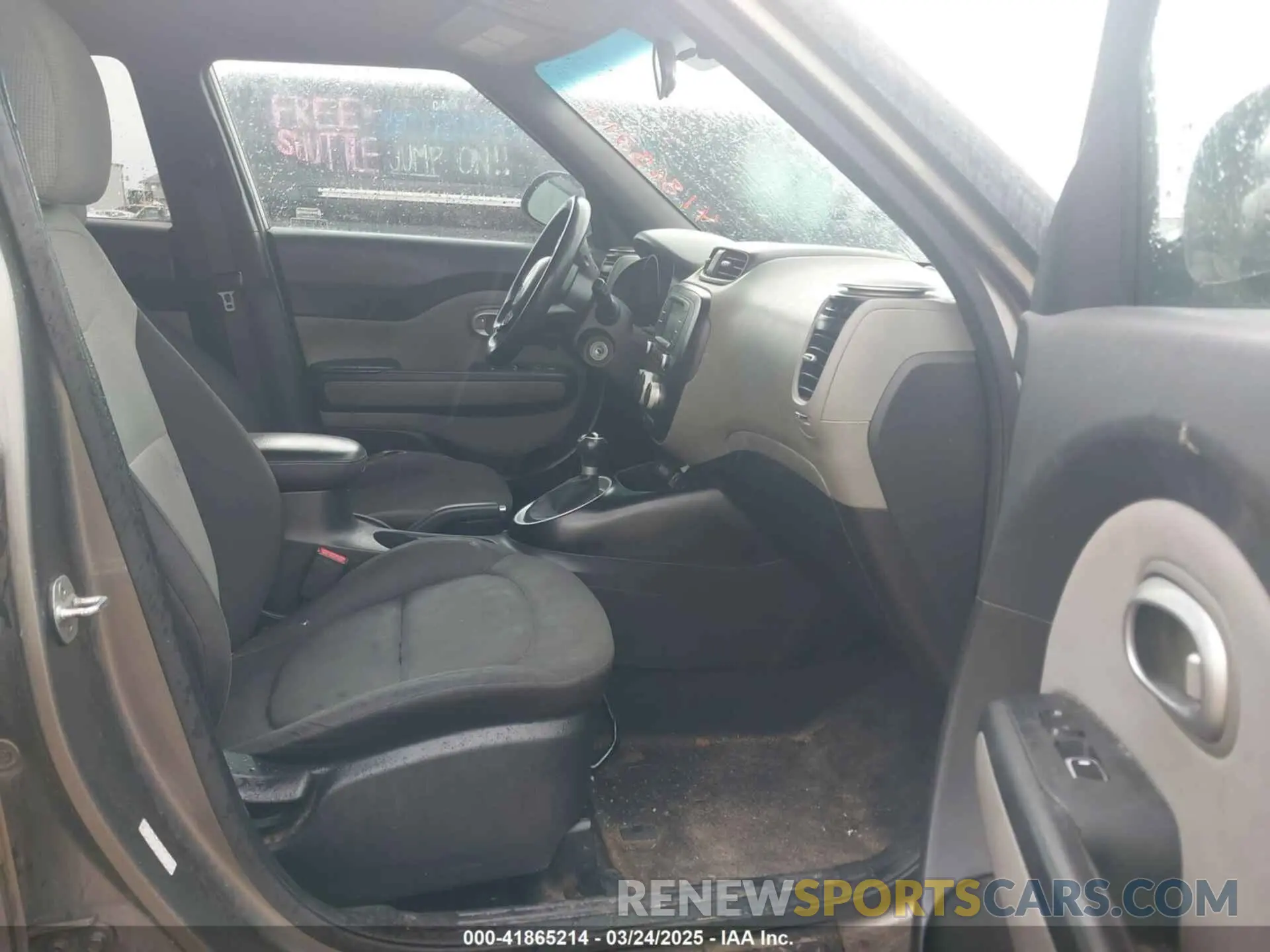 5 Photograph of a damaged car KNDJN2A23K7671352 KIA SOUL 2019
