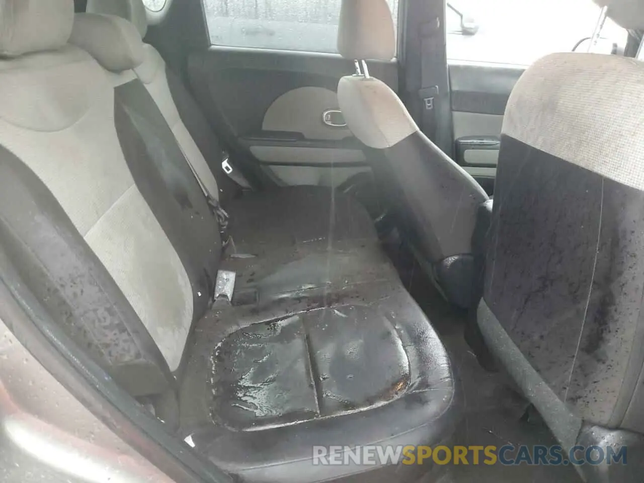 11 Photograph of a damaged car KNDJN2A23K7682061 KIA SOUL 2019