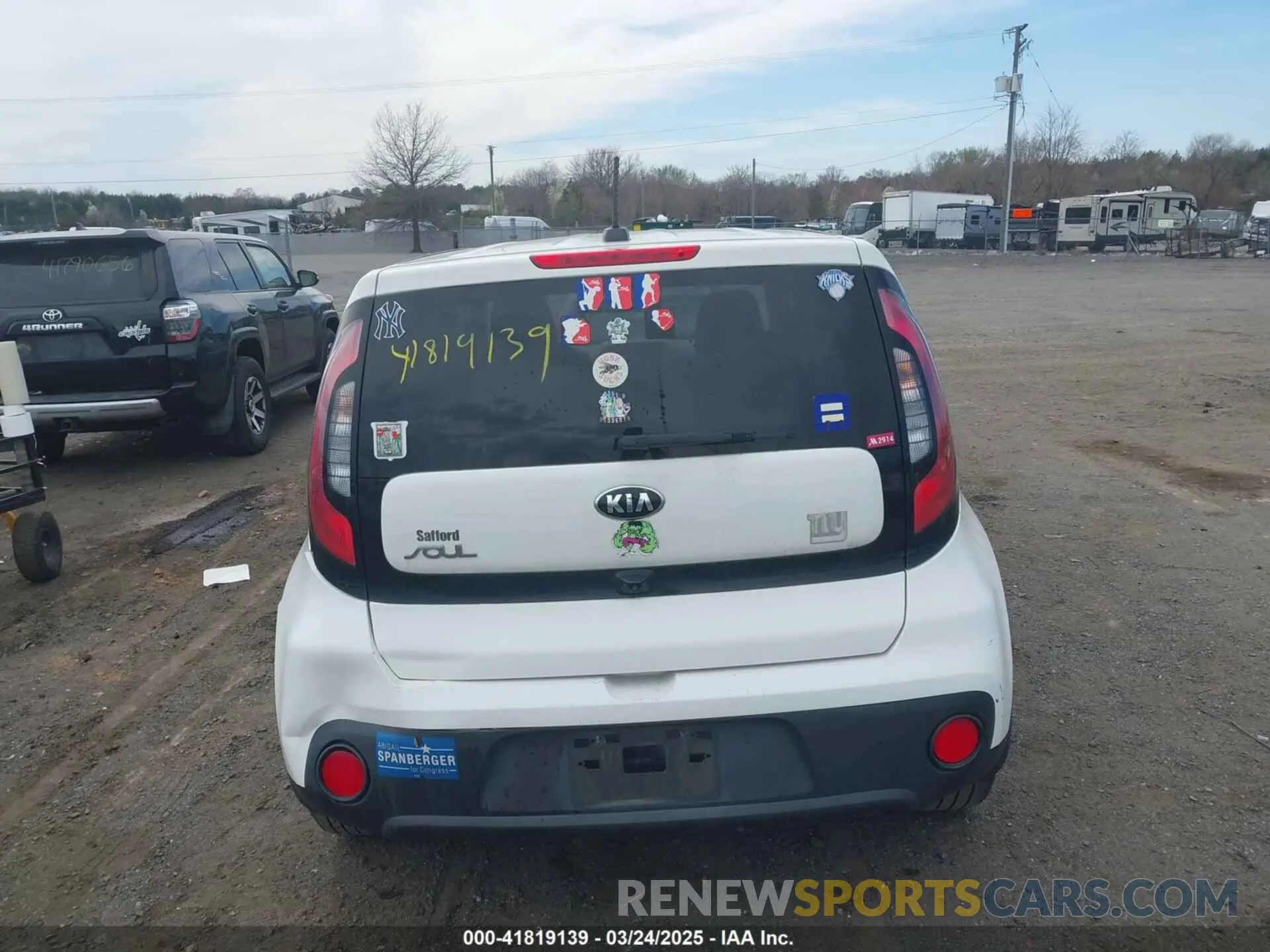 16 Photograph of a damaged car KNDJN2A23K7685980 KIA SOUL 2019