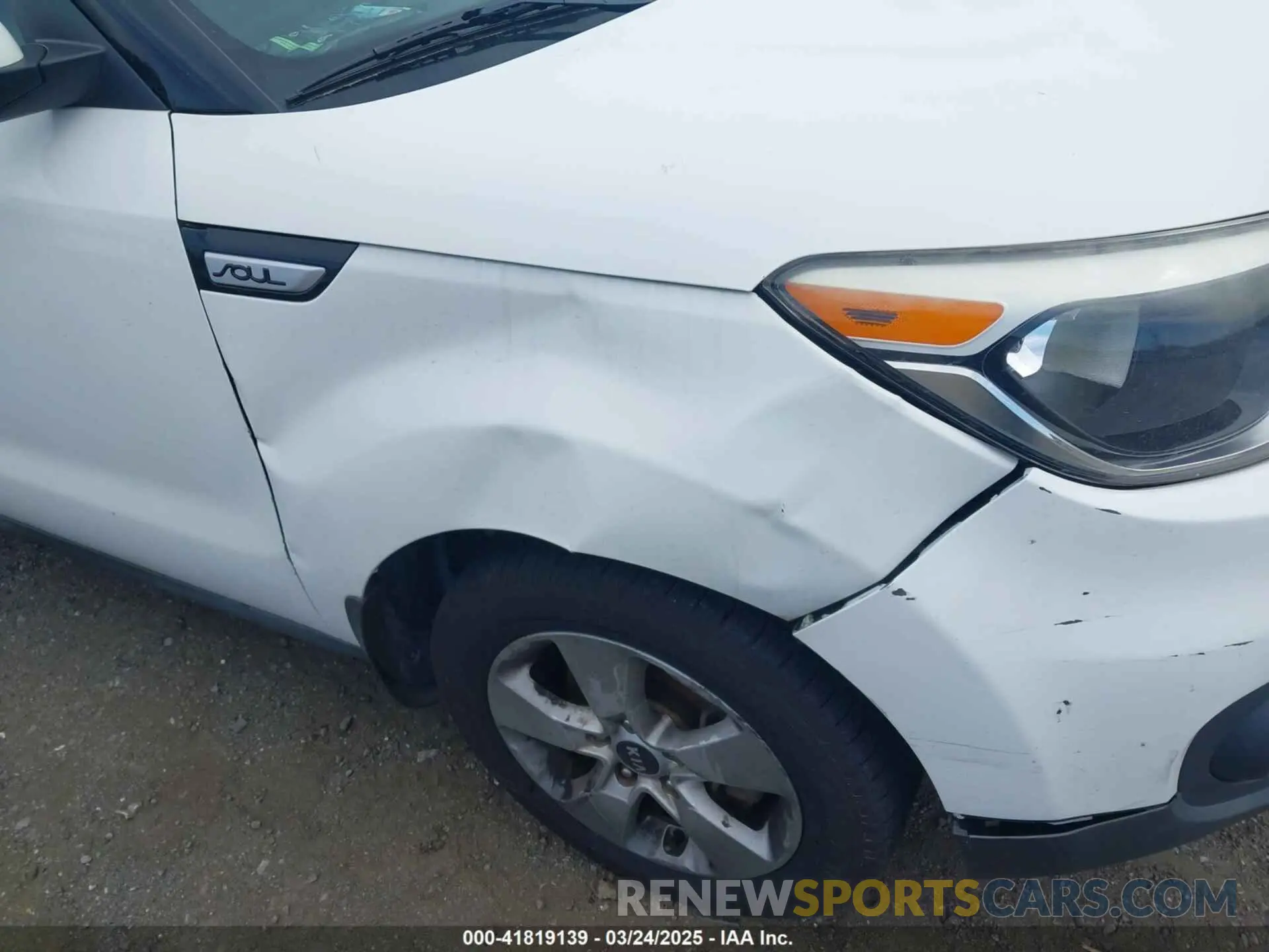 6 Photograph of a damaged car KNDJN2A23K7685980 KIA SOUL 2019