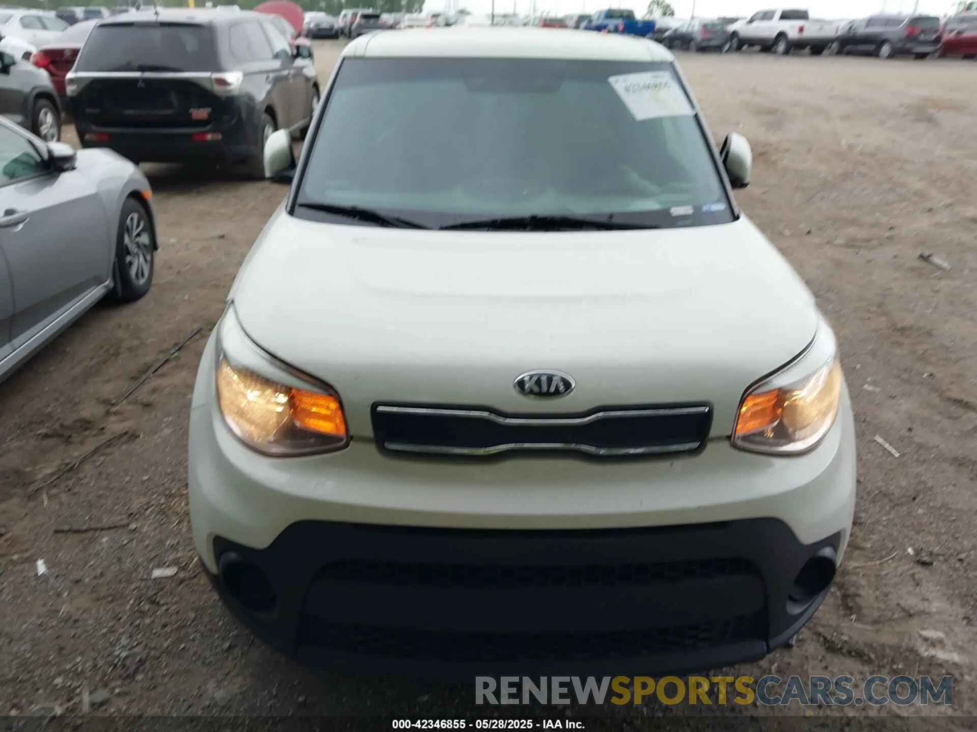 12 Photograph of a damaged car KNDJN2A23K7687552 KIA SOUL 2019