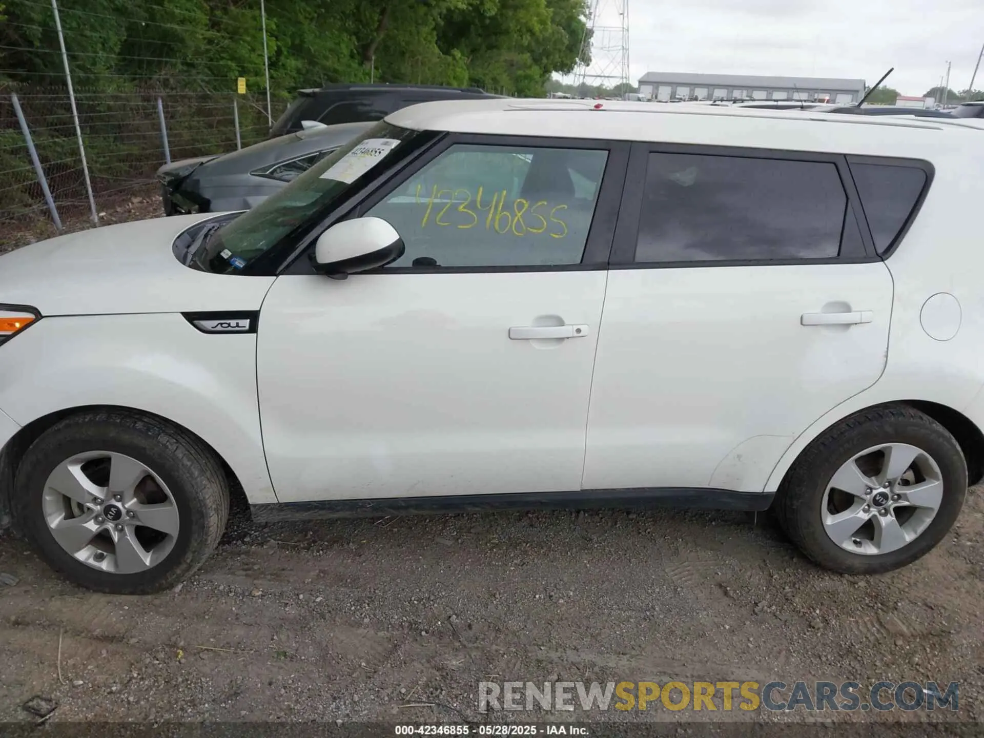 14 Photograph of a damaged car KNDJN2A23K7687552 KIA SOUL 2019