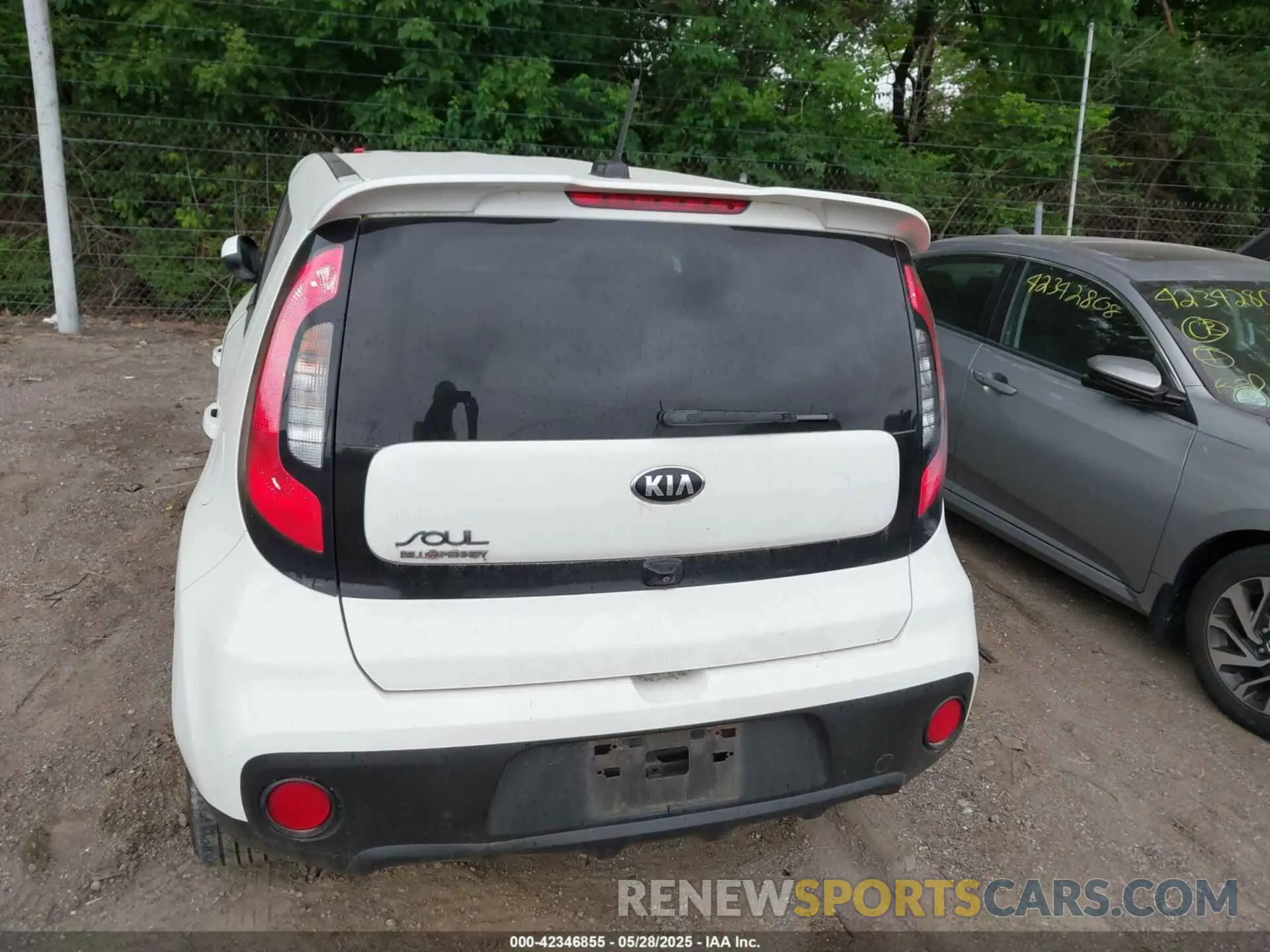 16 Photograph of a damaged car KNDJN2A23K7687552 KIA SOUL 2019