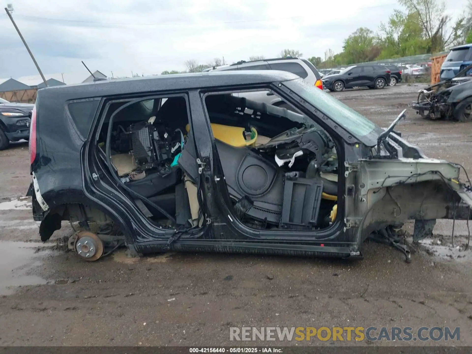 12 Photograph of a damaged car KNDJN2A23K7919051 KIA SOUL 2019